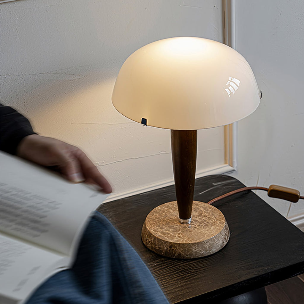 Lampe à poser moderne Magnar en Marbre Foncé noyer et blanc