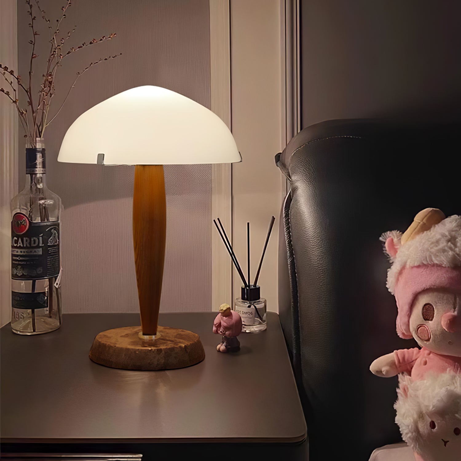 Lampe à poser moderne Magnar en Marbre Foncé noyer et blanc
