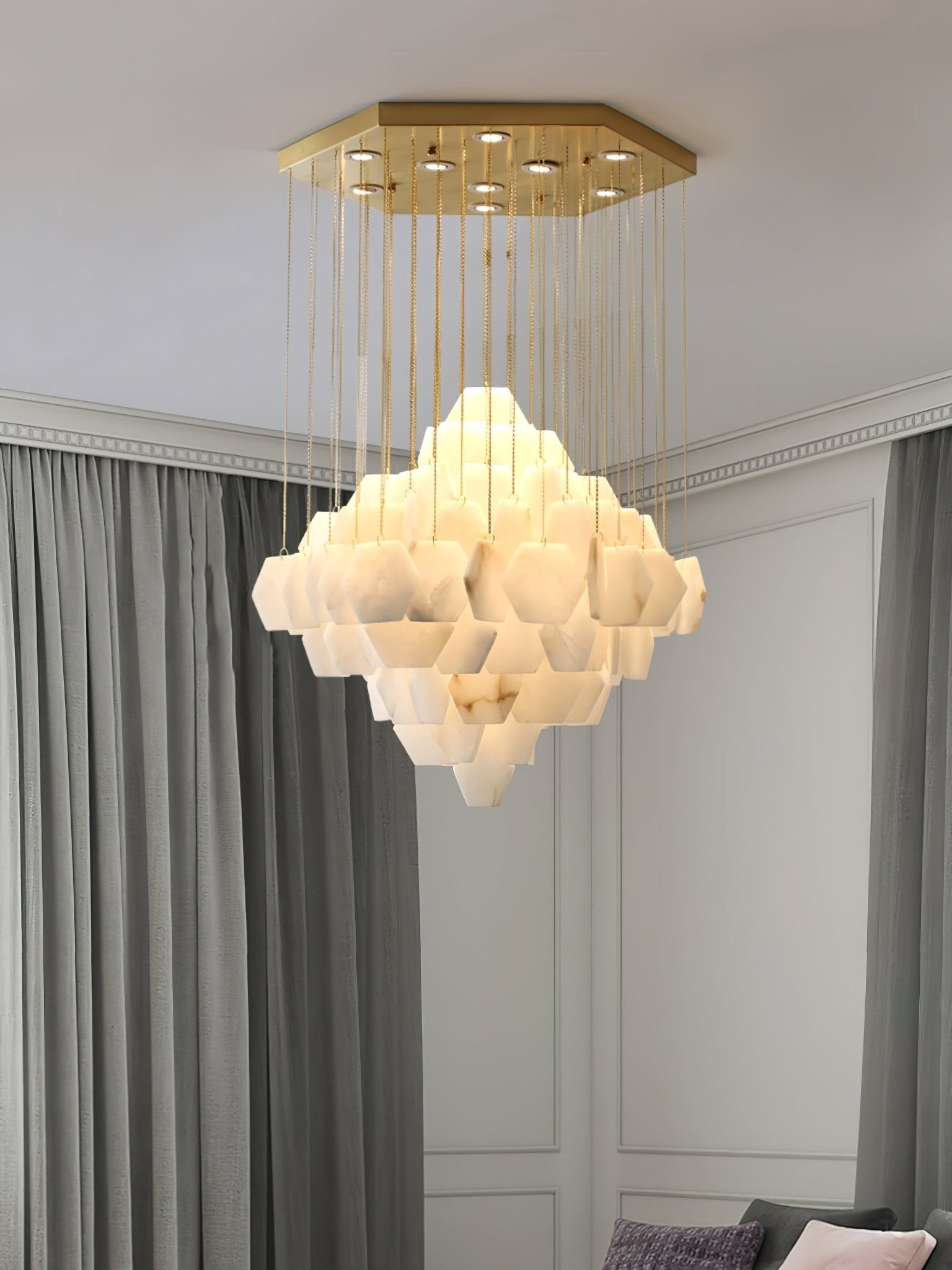 Lustre moderne Hlynur en Albâtre Or et blanc