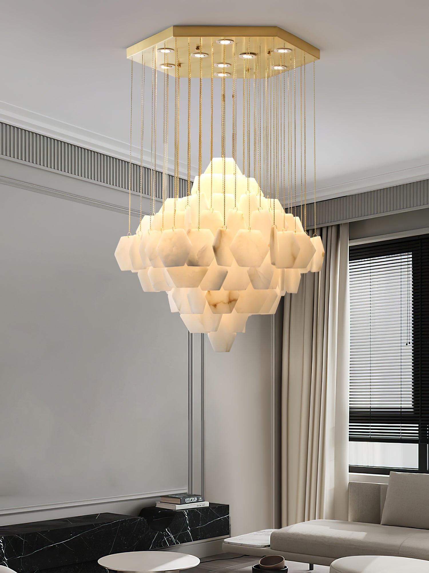 Lustre moderne Hlynur en Albâtre Or et blanc