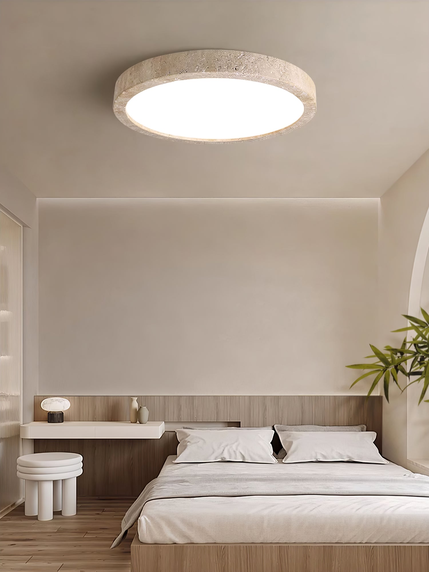 Plafonnier moderne Gannon en Travertin jaune et blanc