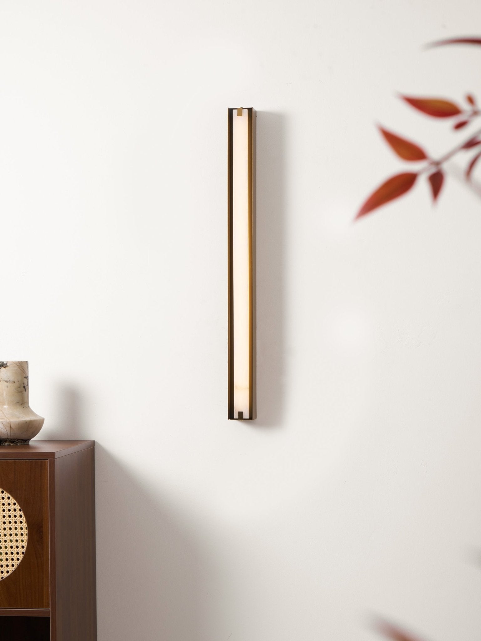 Applique murale moderne Solvi en Albâtre Bronze et blanc