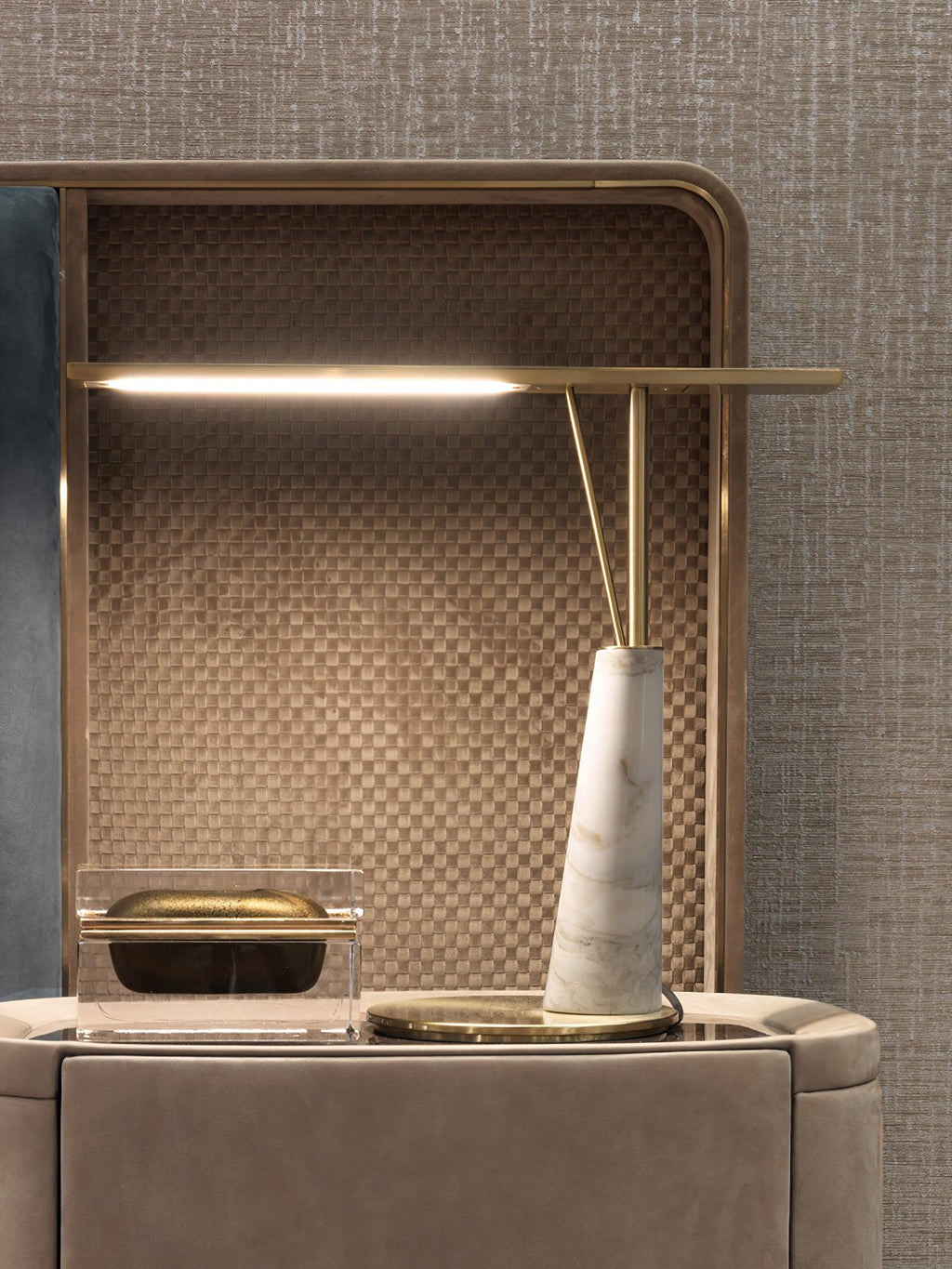 Lampe à poser moderne Volund en Métal, Marbre Nickel satiné