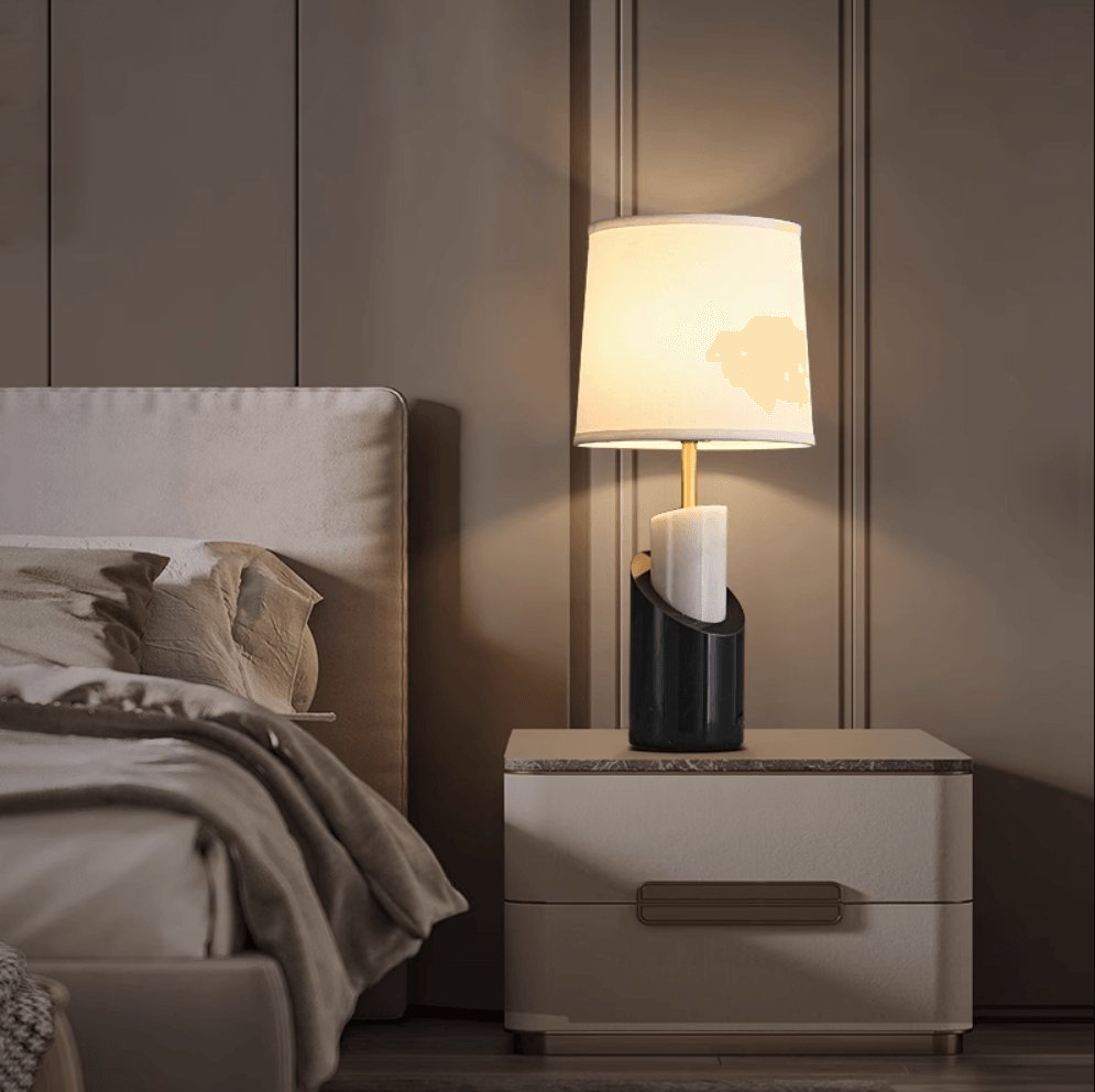 Lampe à poser moderne Hjor en Laiton Noir et blanc