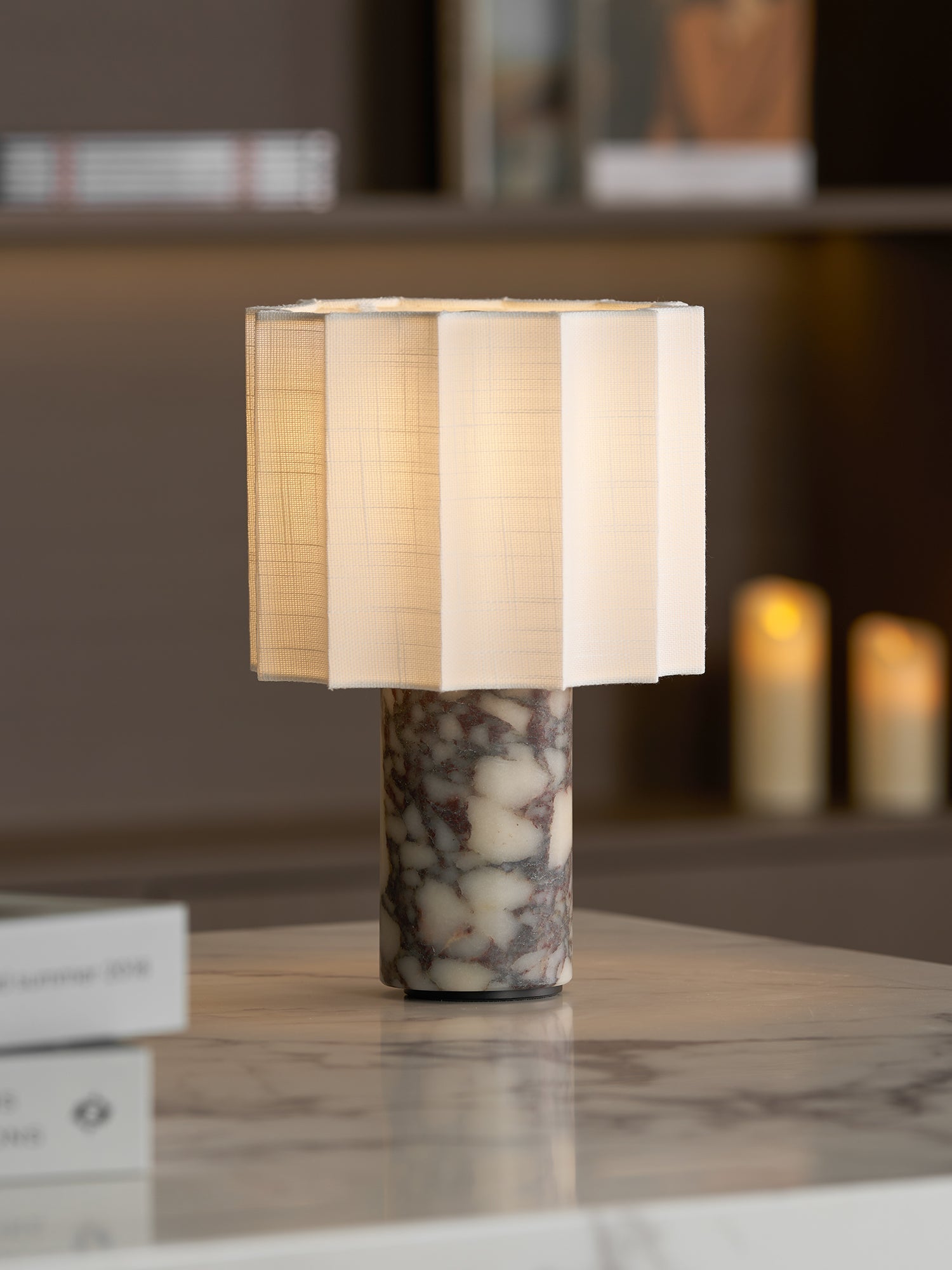 Lampe à poser moderne Evan en Marbre Noir et blanc