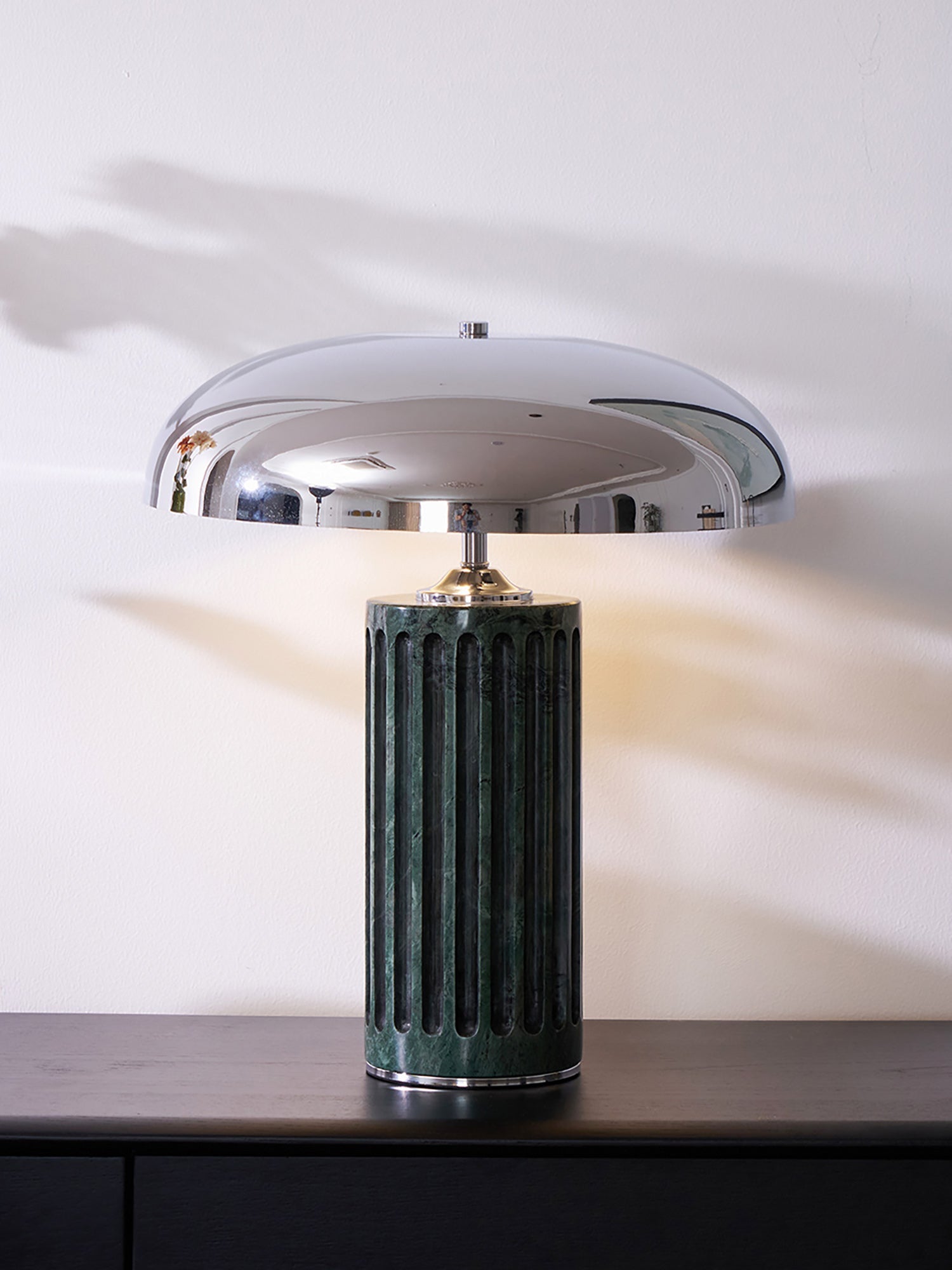 Lampe à poser moderne Wyatt en Marbre Blanc et chrome