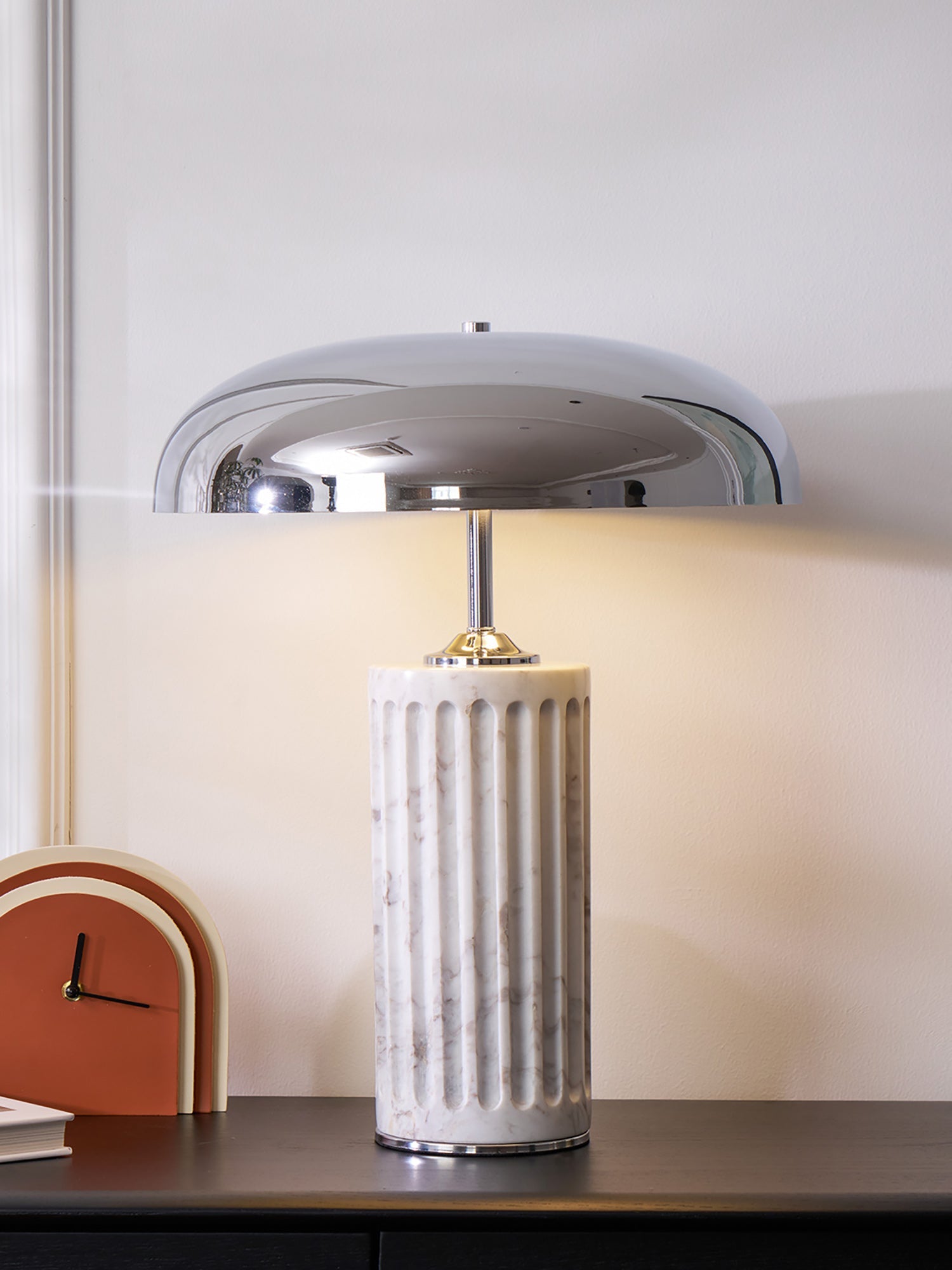 Lampe à poser moderne Wyatt en Marbre Blanc et chrome