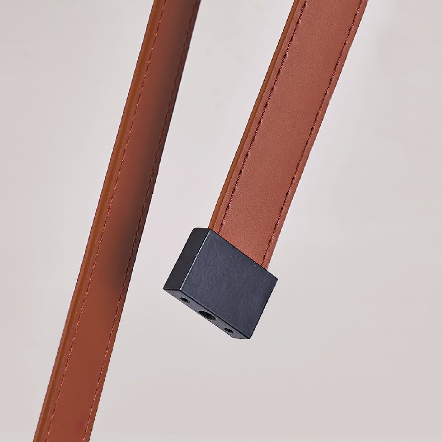 Suspension moderne Ingmar en pierre Travertin jaune et rouge cuir