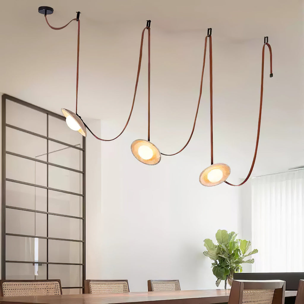 Suspension moderne Ingmar en pierre Travertin jaune et rouge cuir