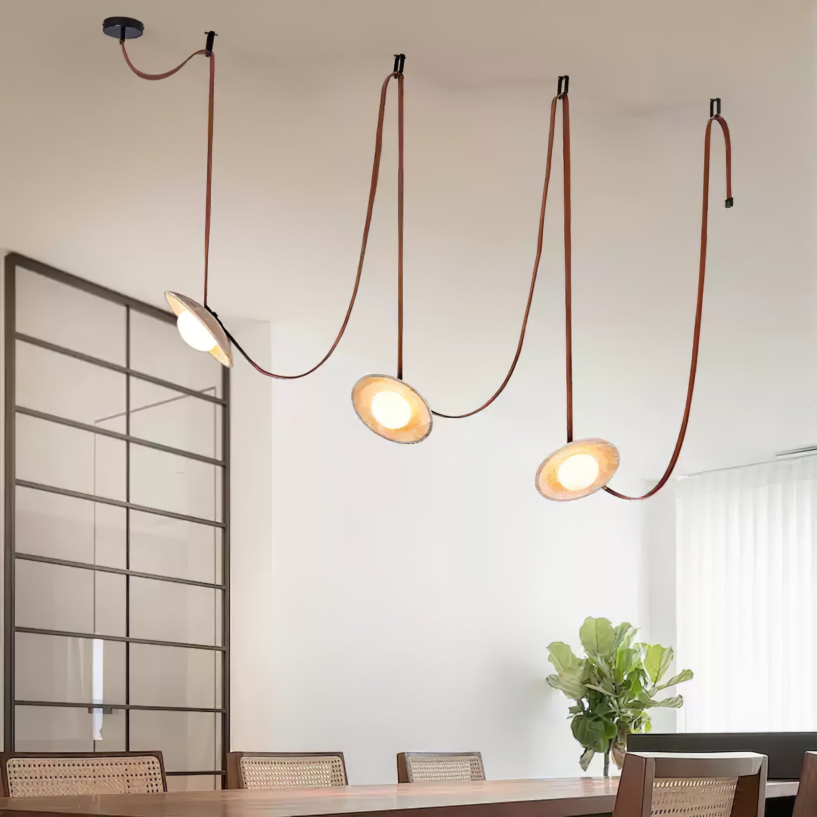 Suspension moderne Ingmar en pierre Travertin jaune et rouge cuir