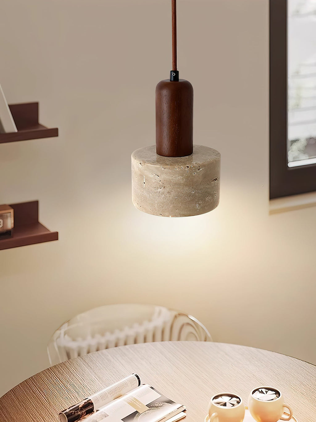 Suspension moderne Llyr en Travertin jaune et noyer