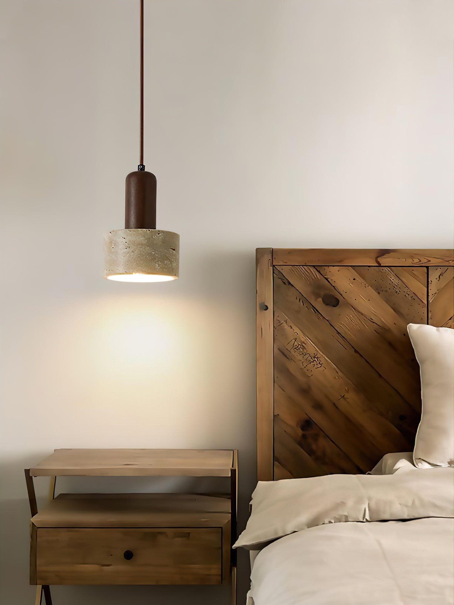 Suspension moderne Llyr en Travertin jaune et noyer