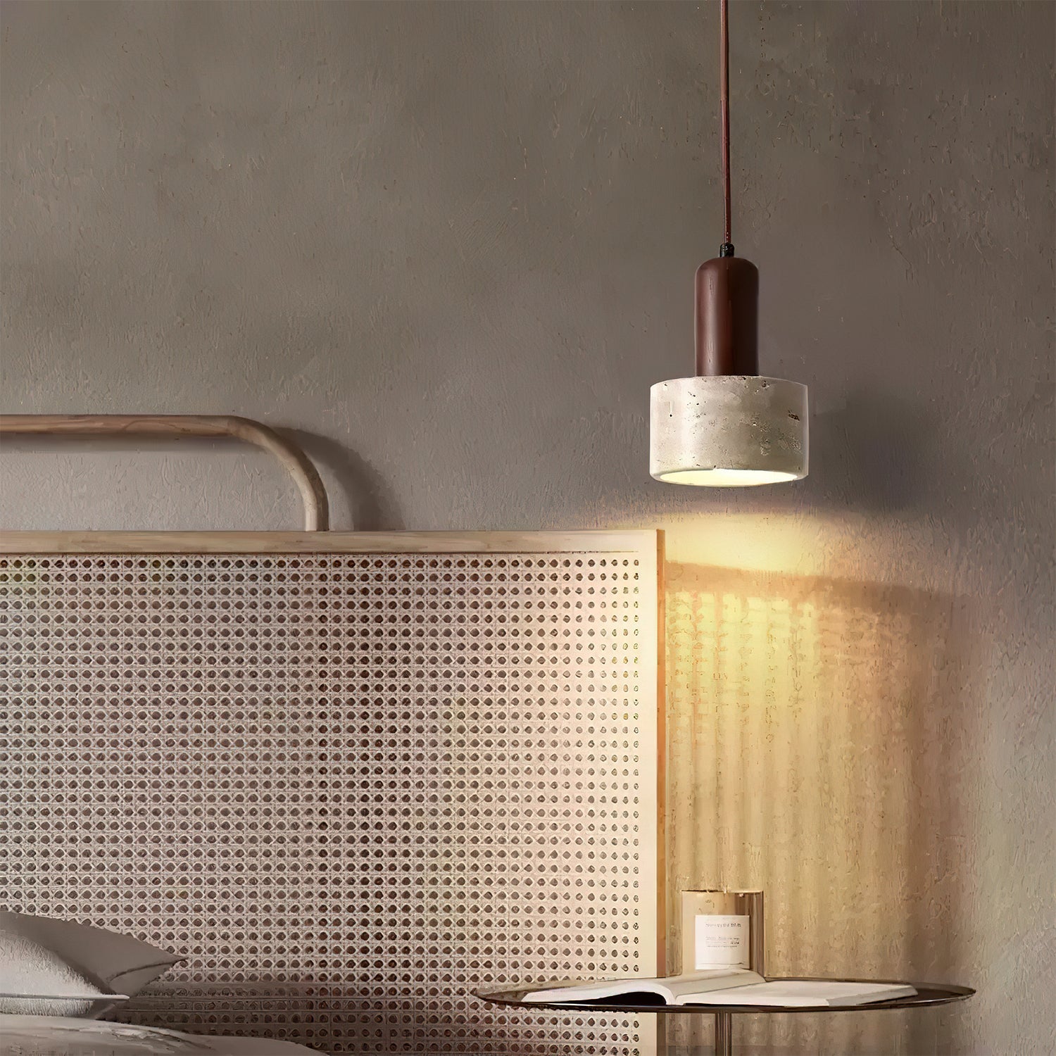 Suspension moderne Llyr en Travertin jaune et noyer