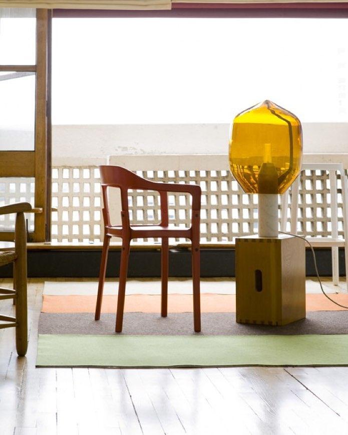 Lampe à poser moderne Gudik en Blanc marbre et ambre verre