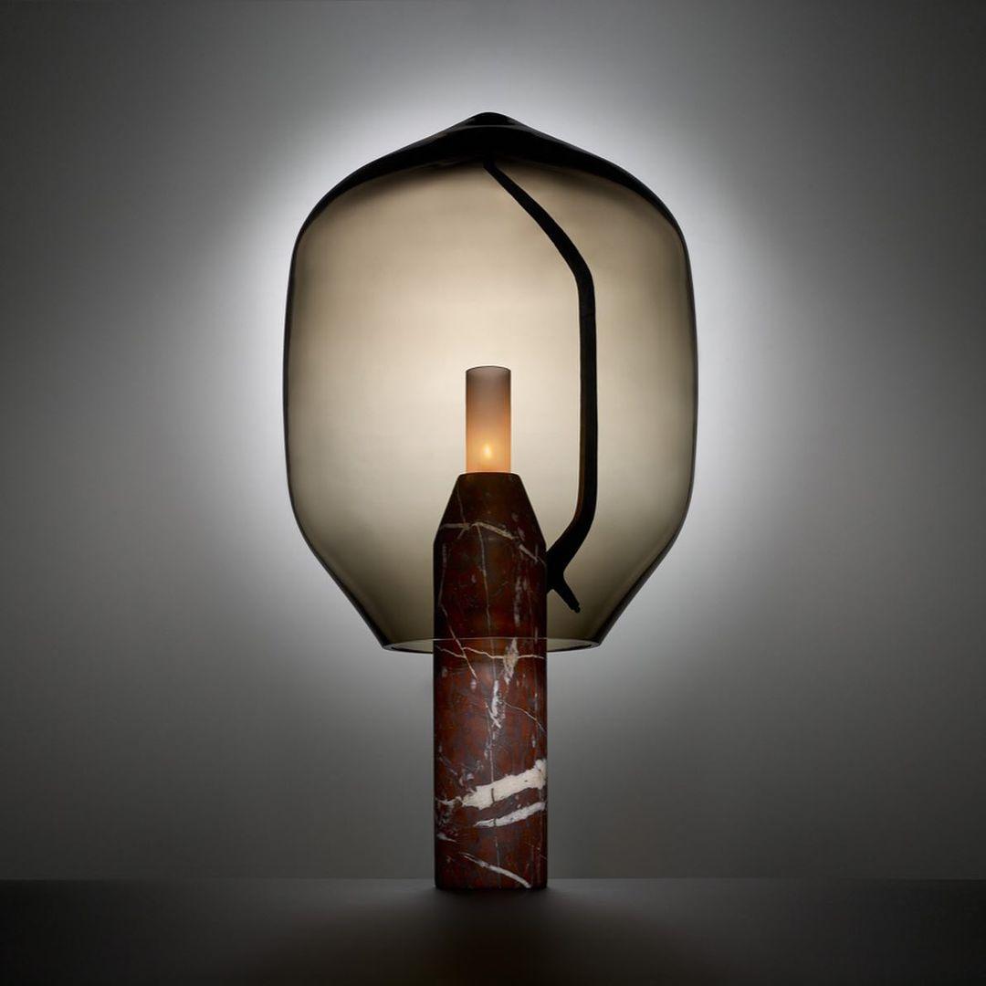 Lampe à poser moderne Gudik en Noir marbre et verre fumé