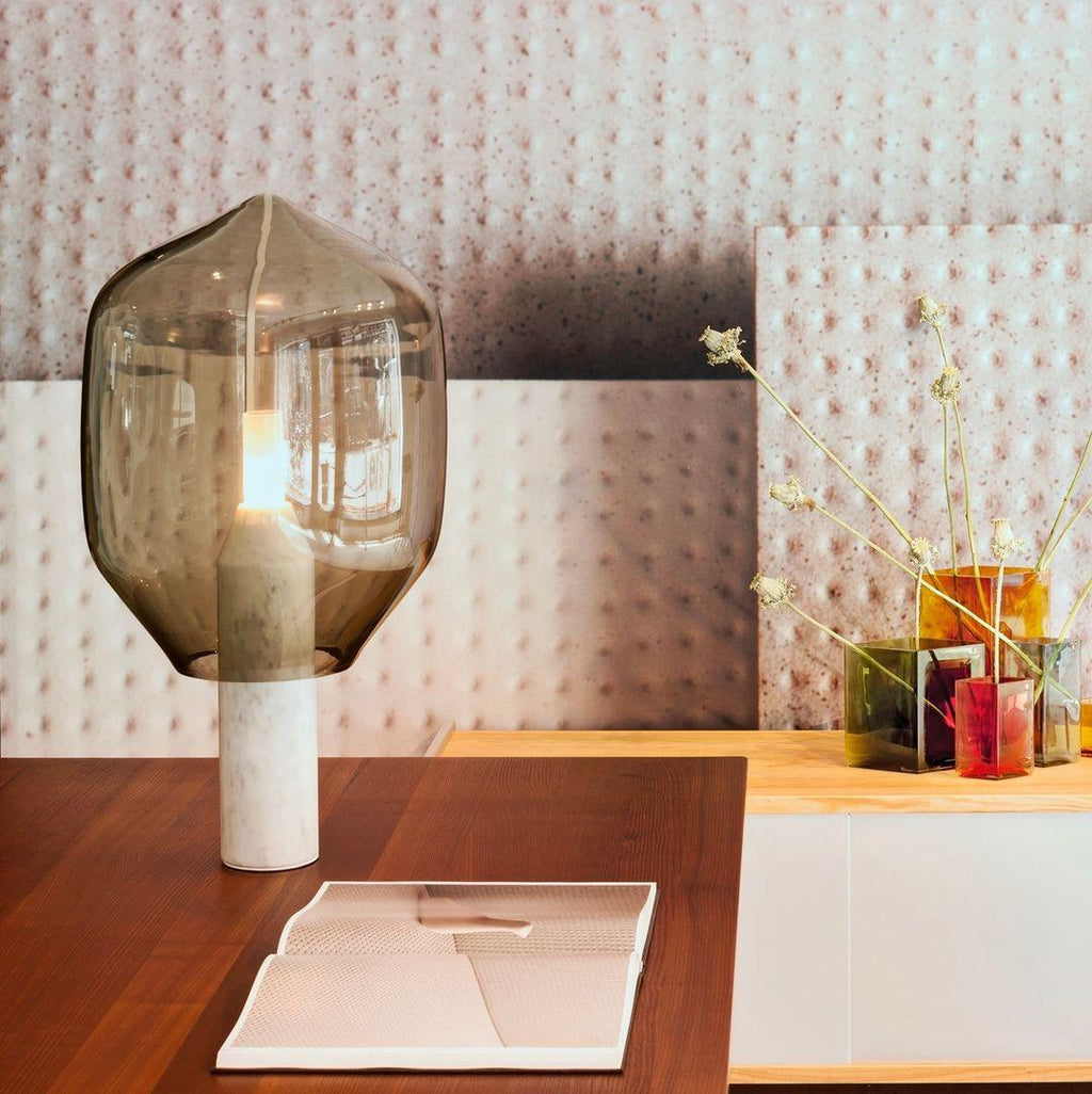 Lampe à poser moderne Gudik en Noir marbre et ambre verre