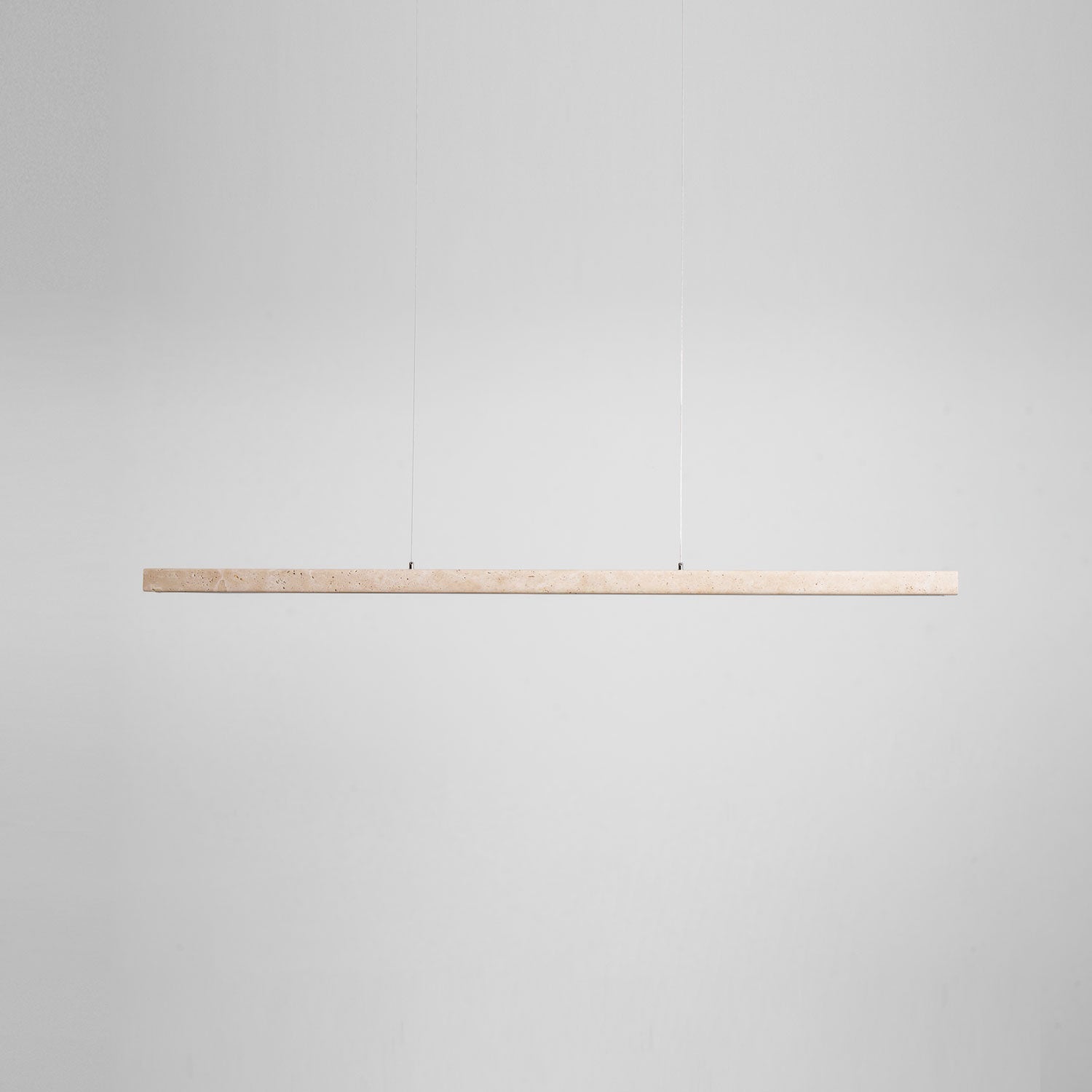 Suspension moderne Wilder en Noyer bois et travertin jaune