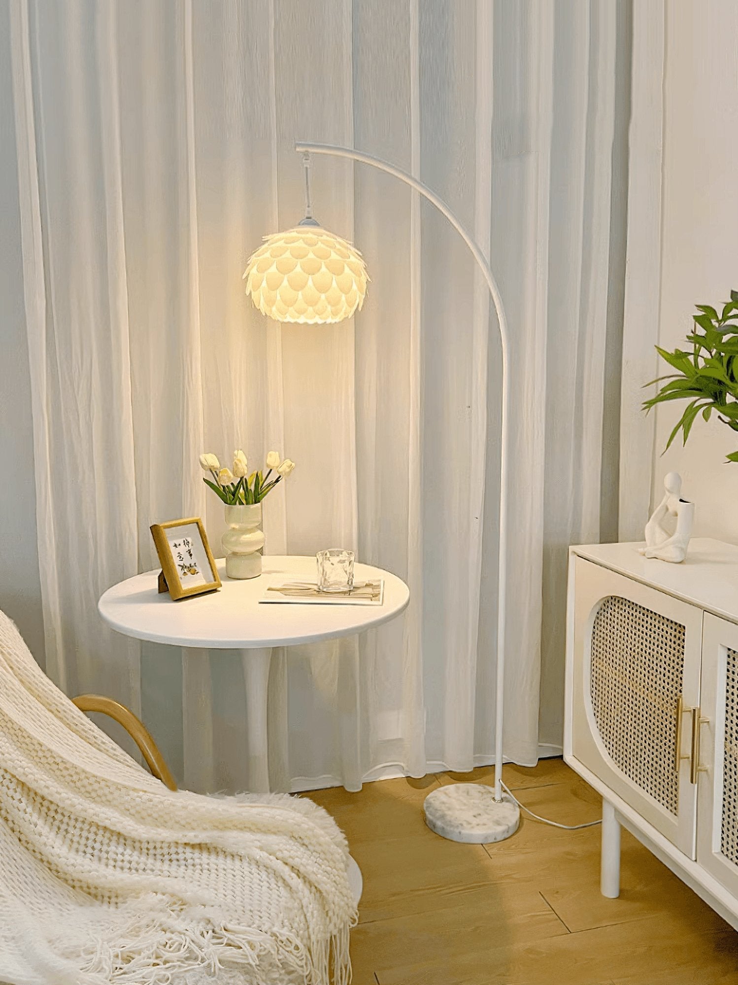Lampadaire moderne Corwin en Marbre Blanc