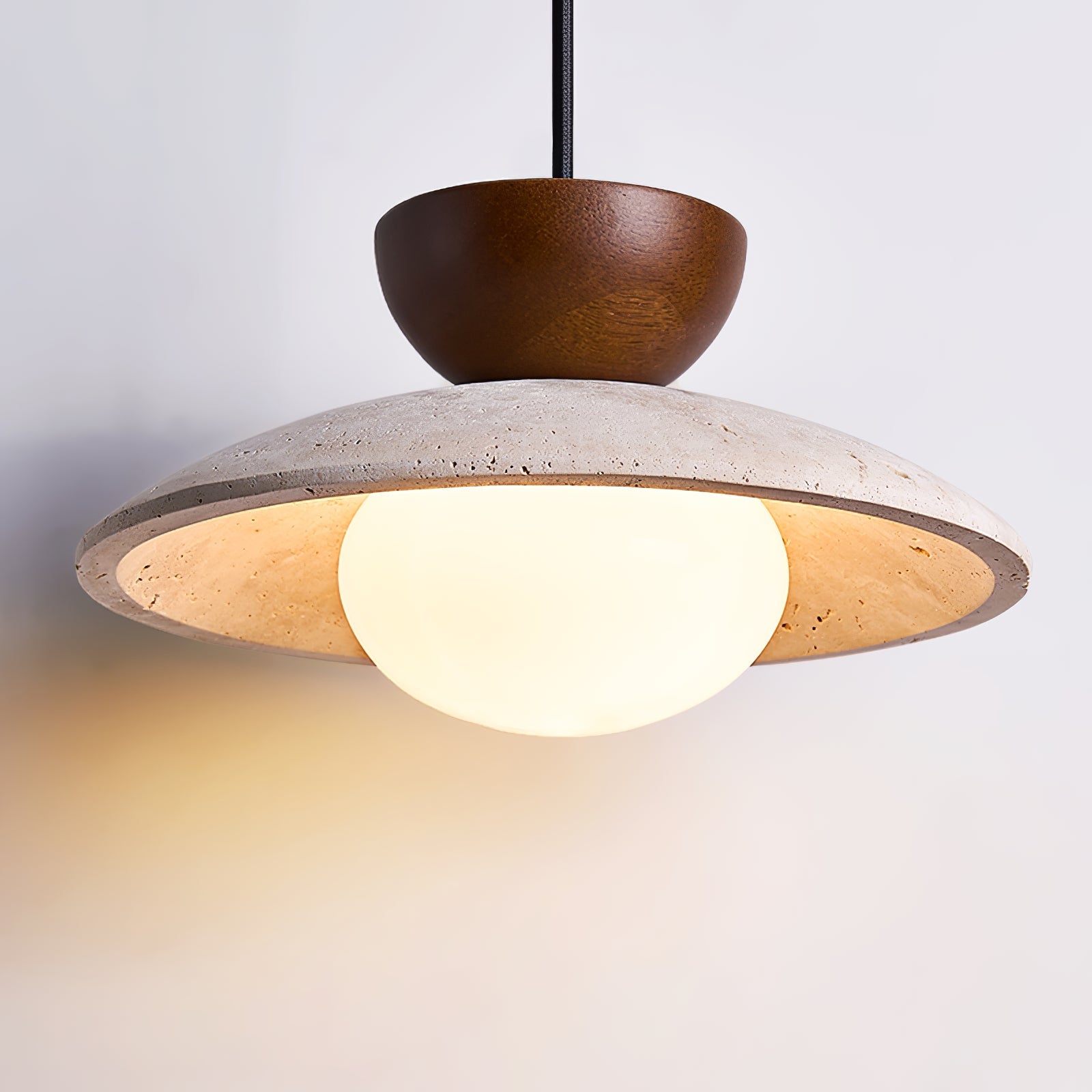 Suspension moderne Bronze en Bois et travertin jaune