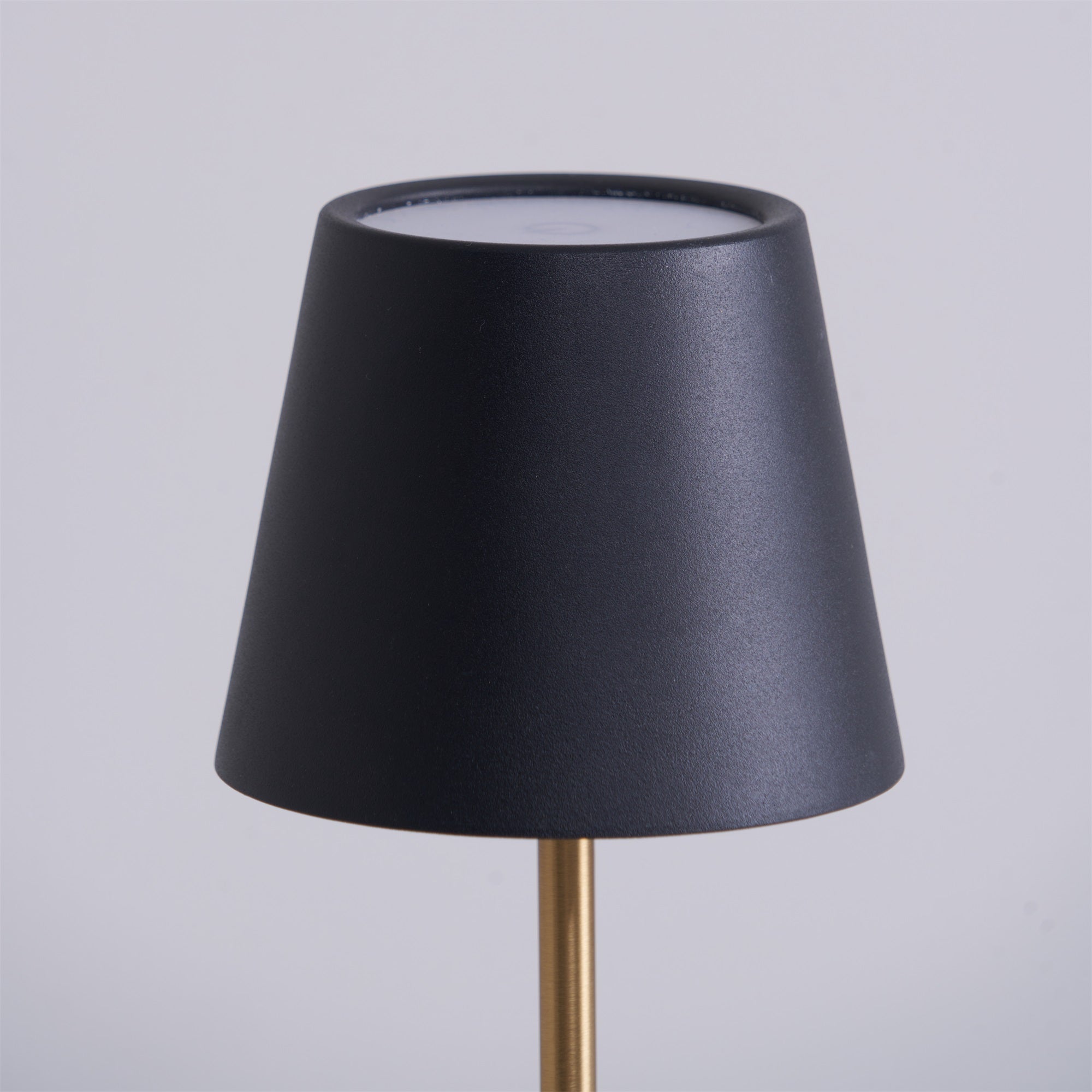 Lampe à poser moderne Alastair en Marbre Noir et doré