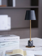 Lampe à poser moderne Alastair en Marbre Noir et doré