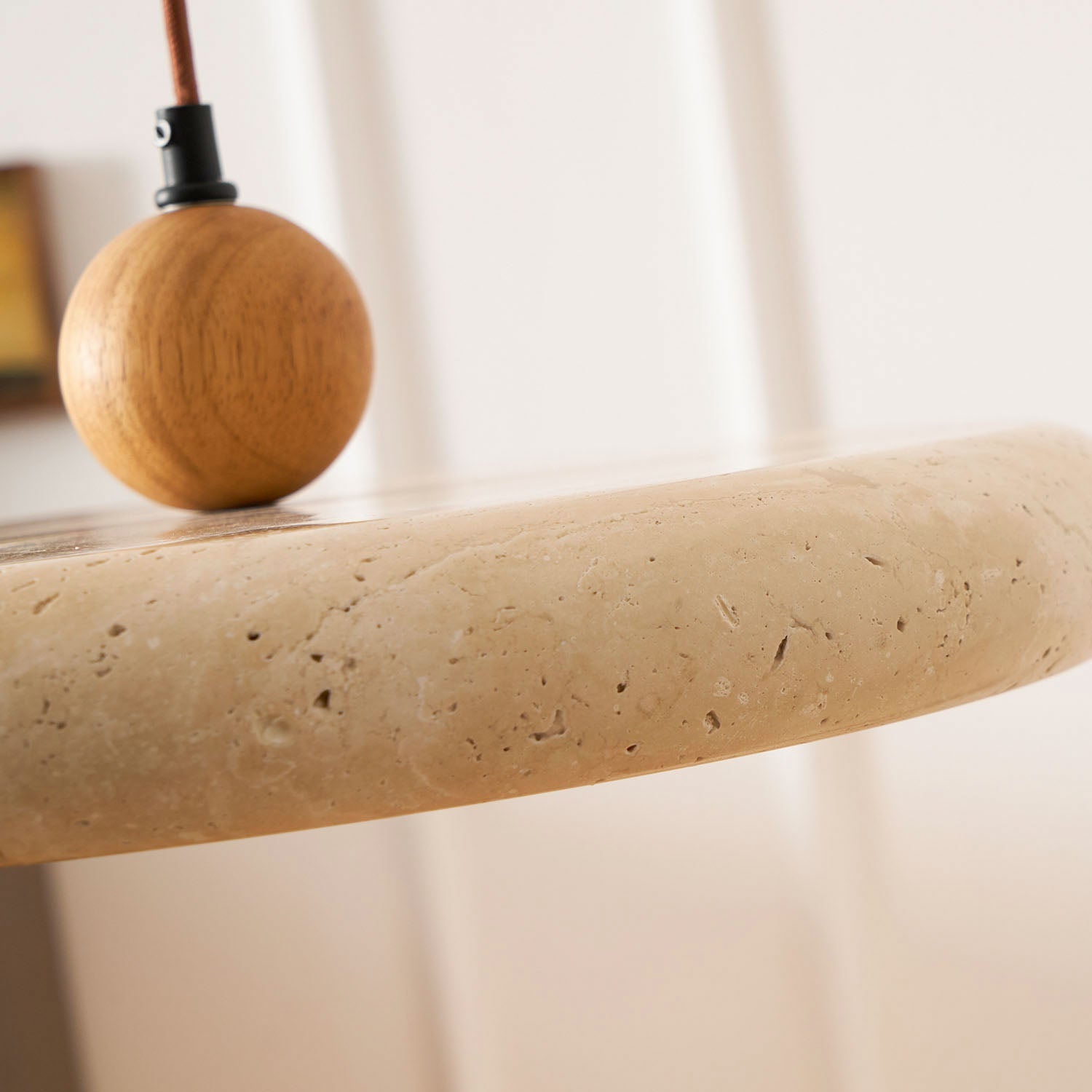 Suspension moderne Klaas en Travertin jaune et bois
