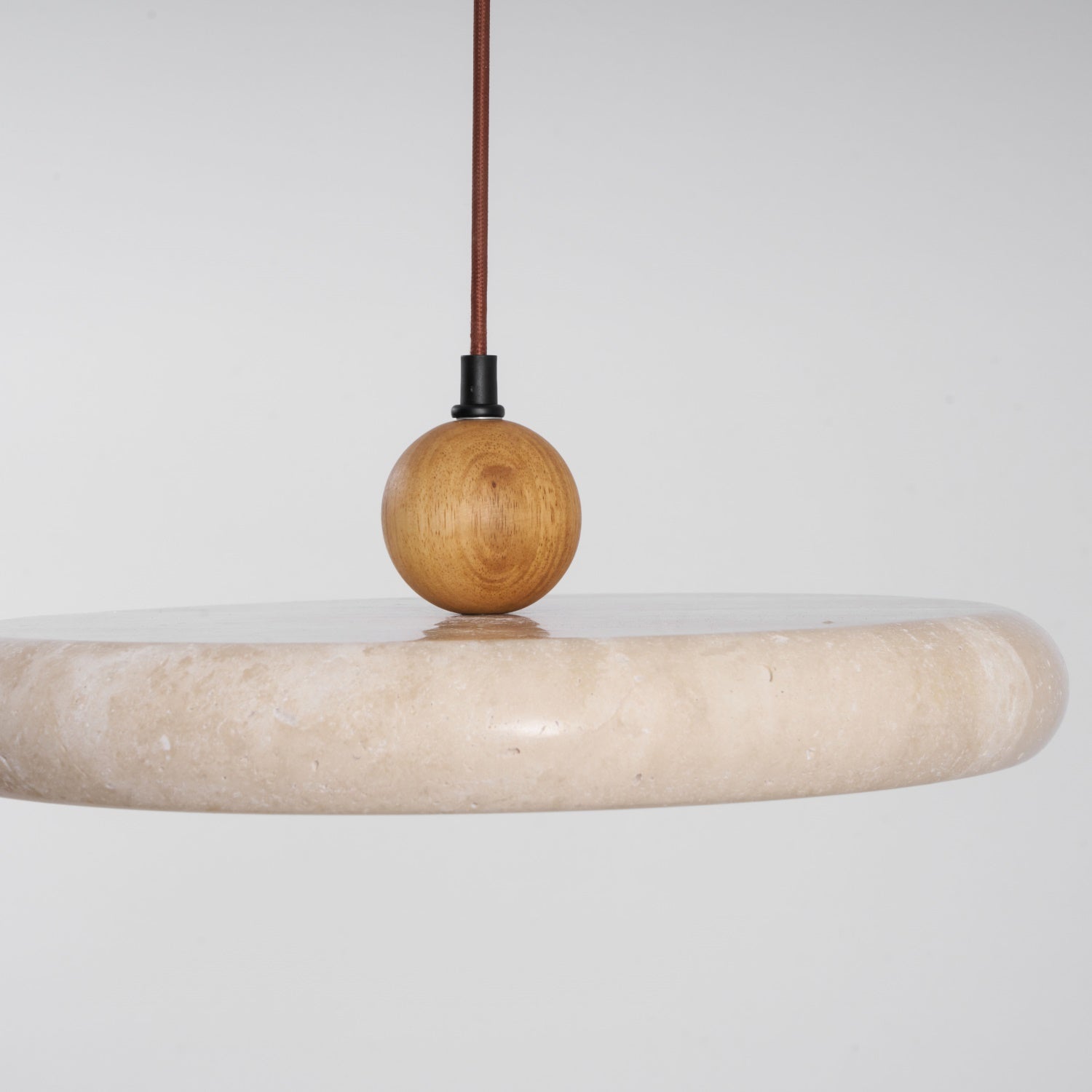 Suspension moderne Klaas en Travertin jaune et bois