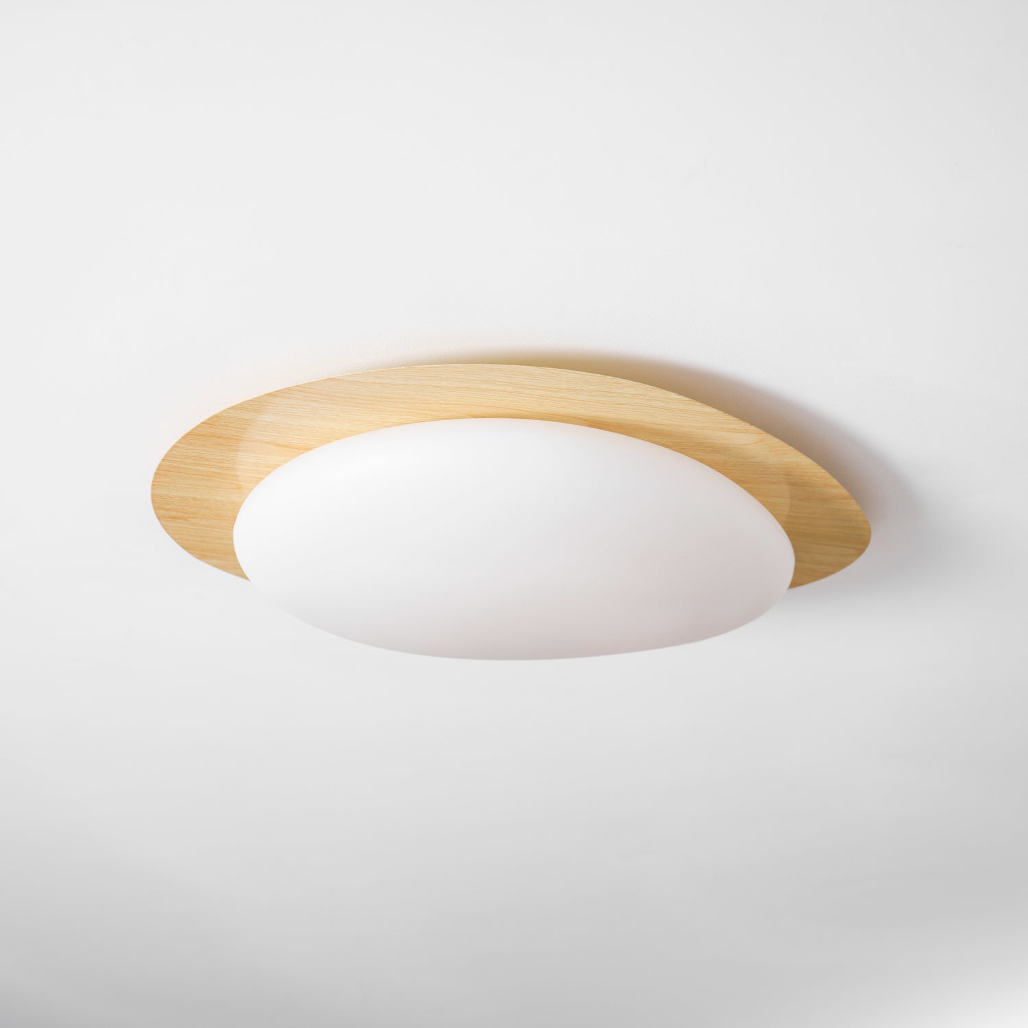 Plafonnier moderne Vaino en métal Artistique bois naturel effet