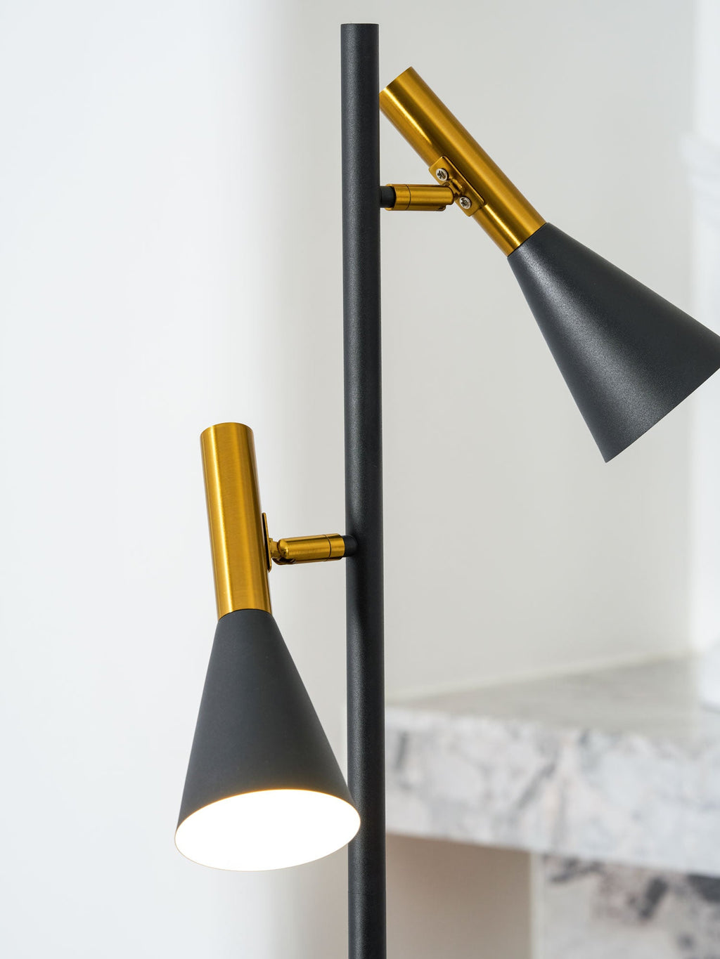 Lampadaire minimaliste Asen en Métal, Marbre, Fer Noir
