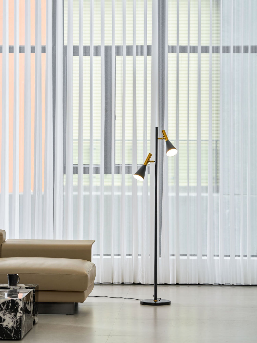 Lampadaire minimaliste Asen en Métal, Marbre, Fer Noir