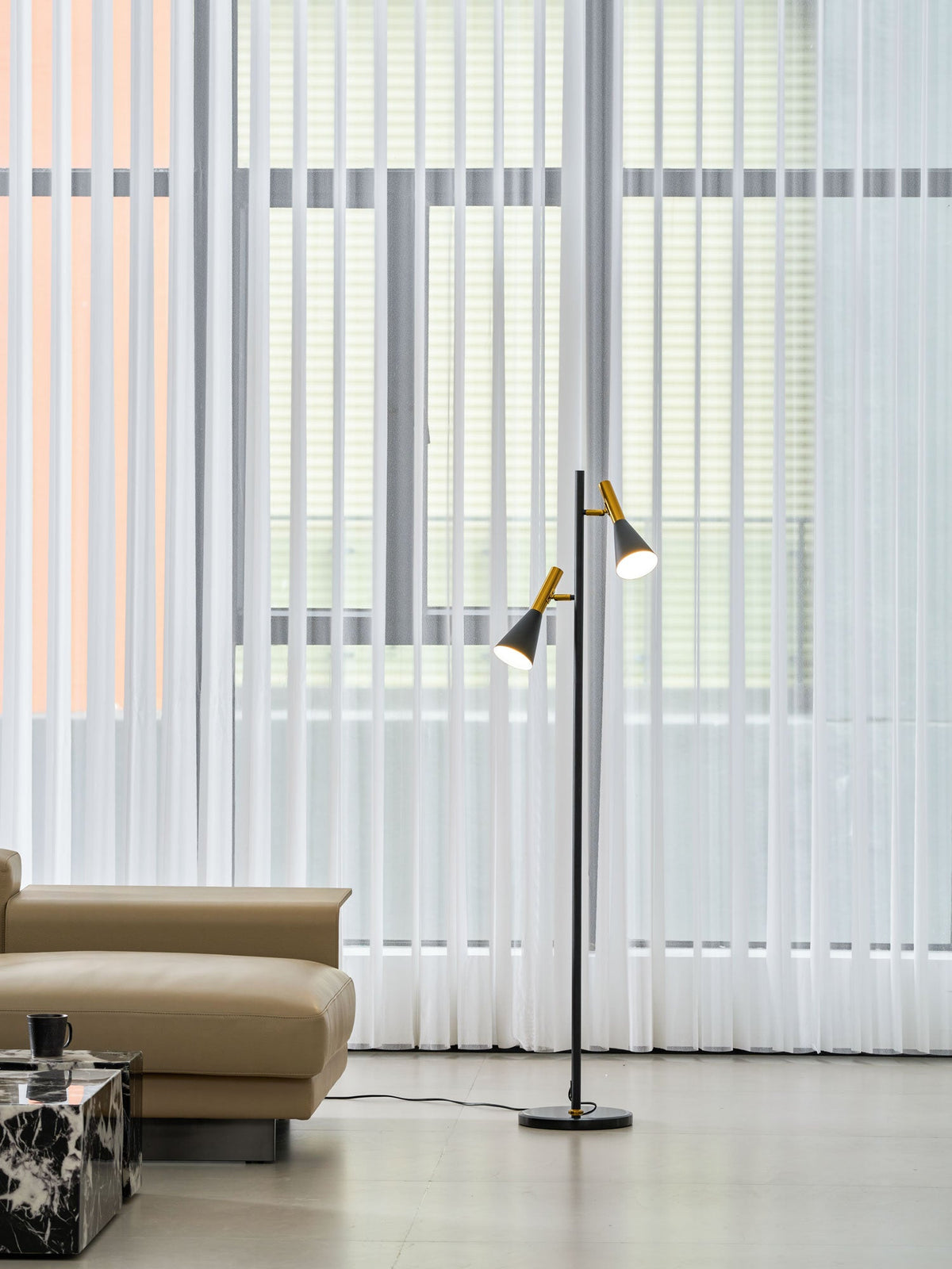 Lampadaire minimaliste Asen en Métal, Marbre, Fer Doré