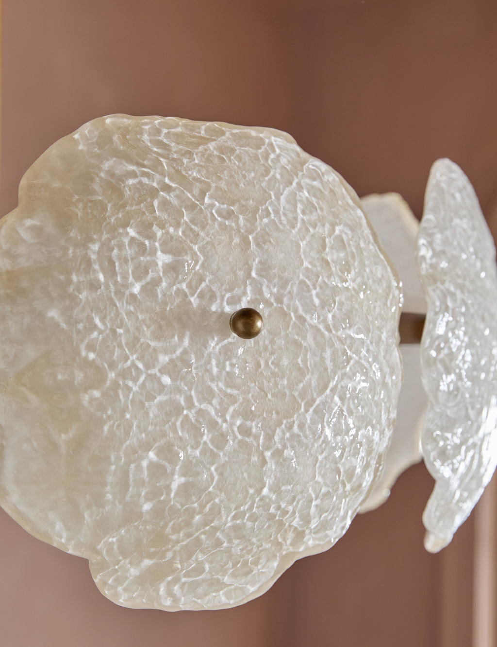 Lustre moderne Herold en laiton ancien - Laiton ancien
