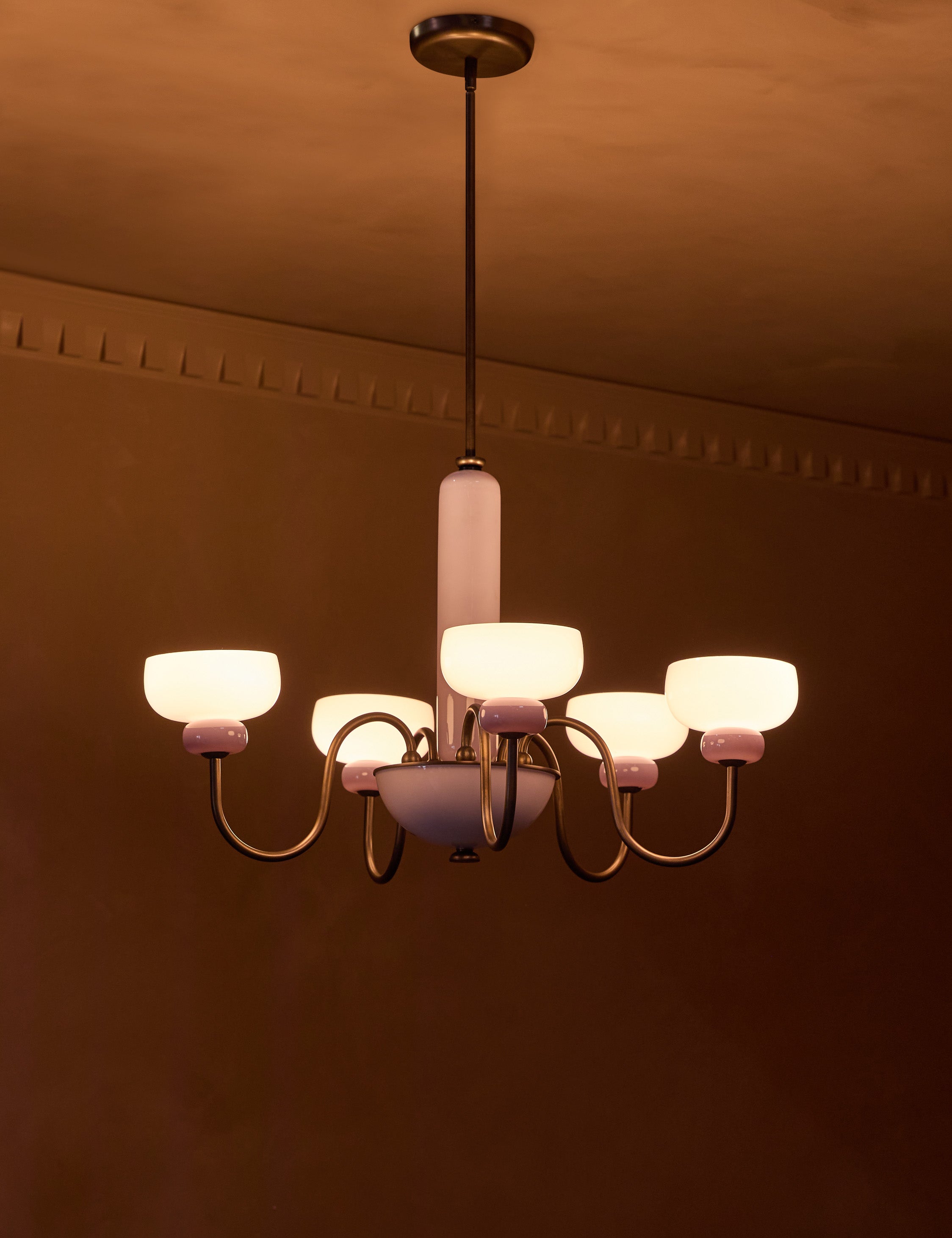 Lustre moderne Titus en laiton vieilli - Laiton vieilli