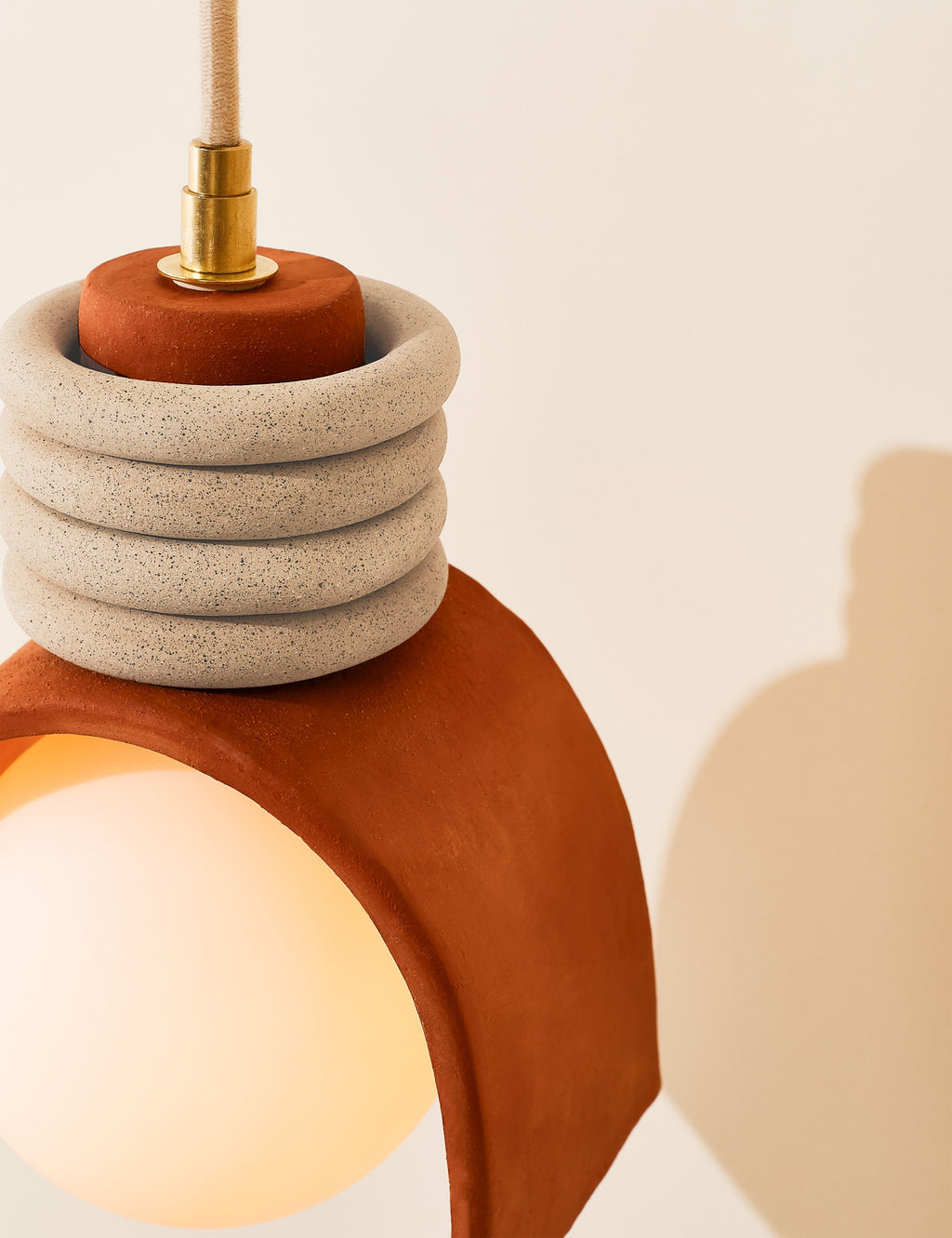 Suspension design Vinson en terre cuite et sable - Terre cuite et sable