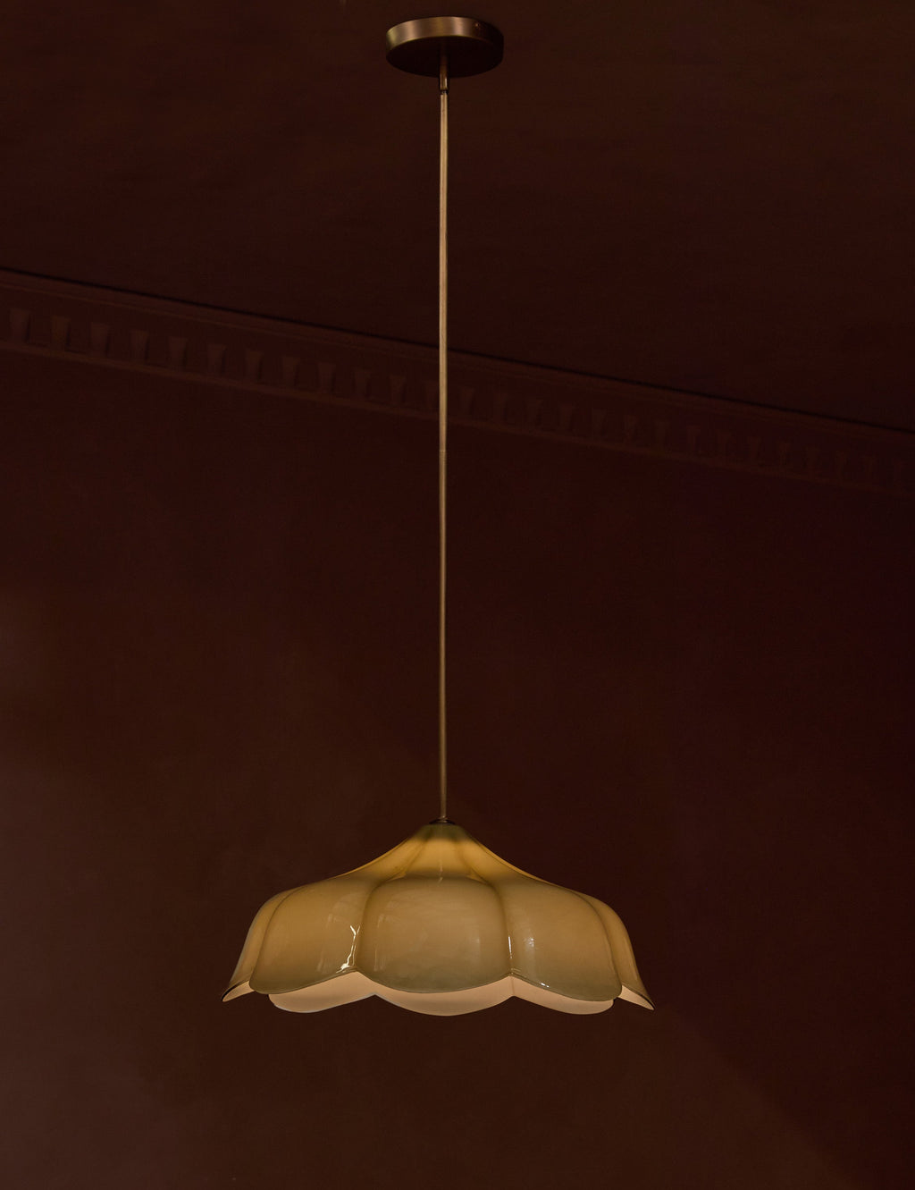 Suspension design Ingo en laiton ancien - Laiton ancien