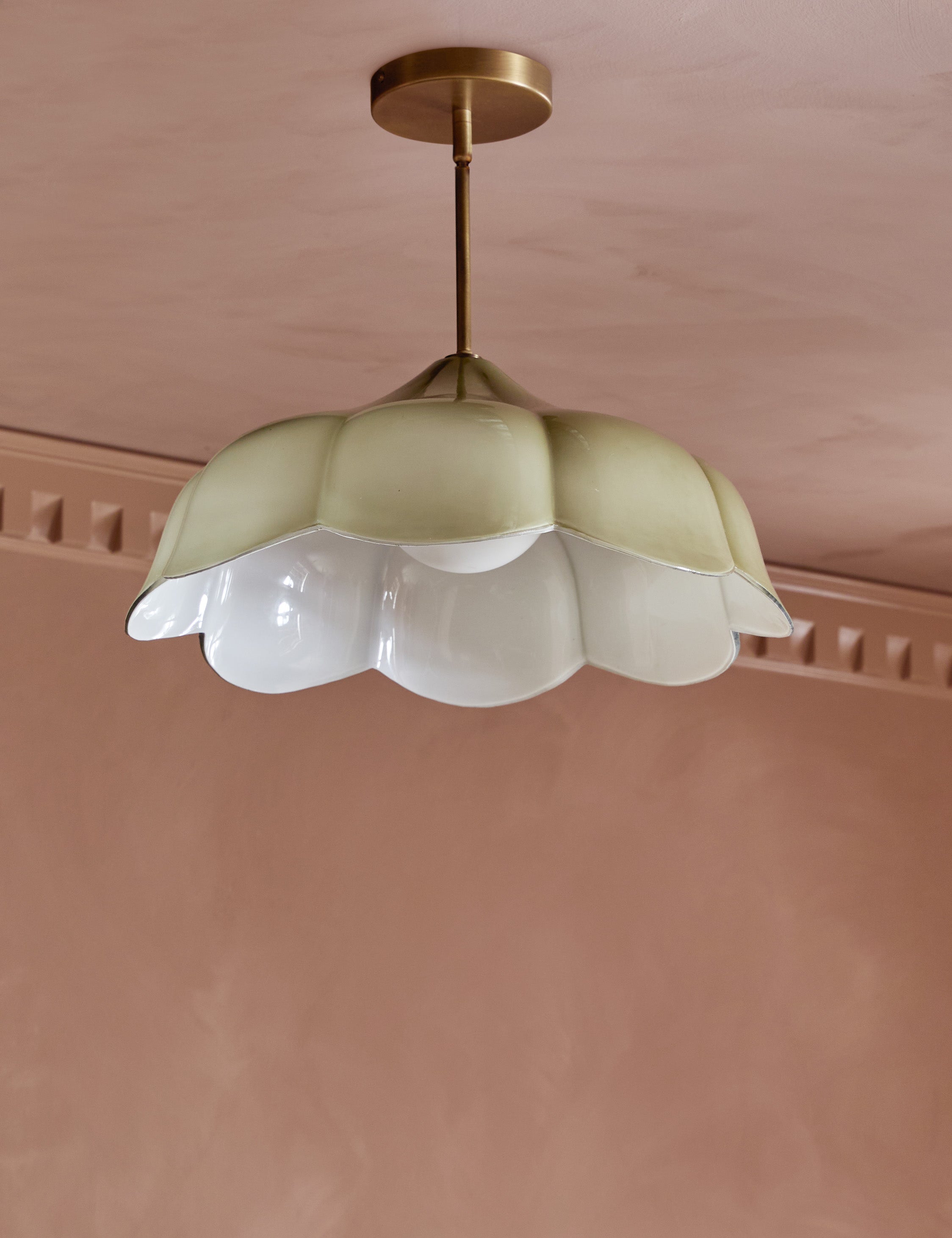 Suspension design Ingo en laiton ancien - Laiton ancien