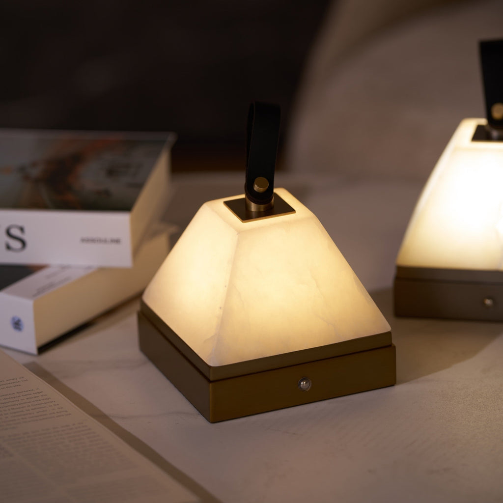 Lampe à poser moderne Archer en Albâtre Nickel et blanc