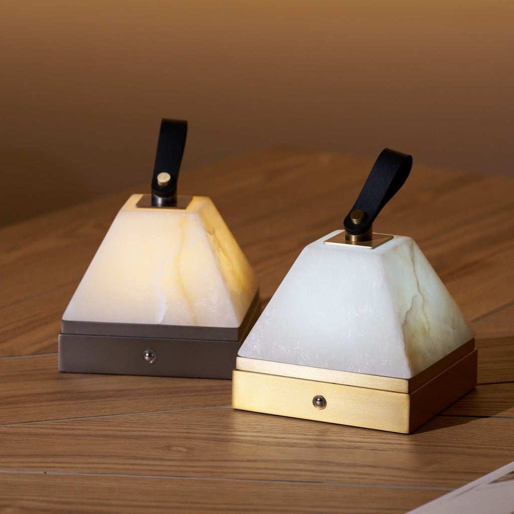 Lampe à poser moderne Archer en Albâtre Or et blanc