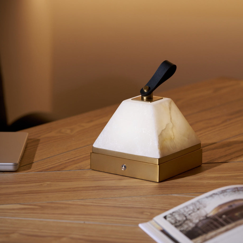 Lampe à poser moderne Archer en Albâtre Nickel et blanc