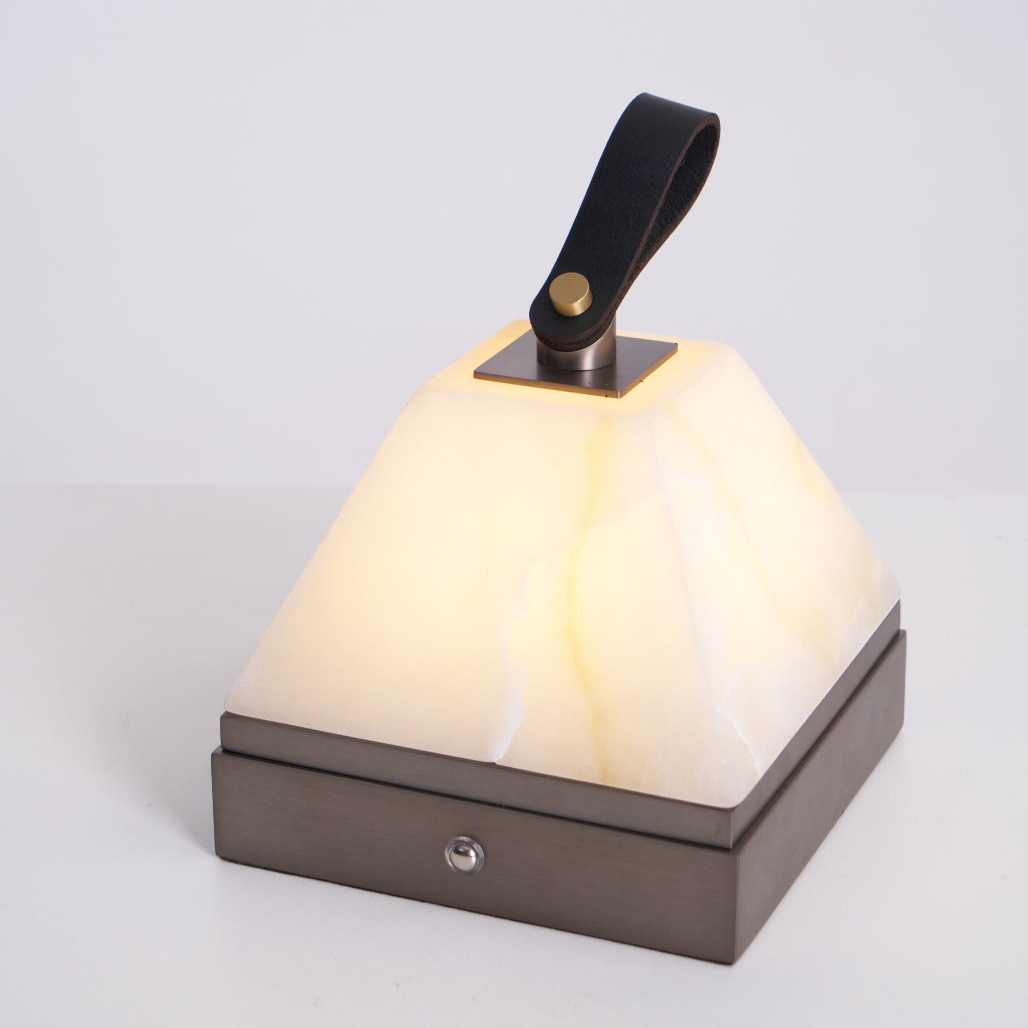 Lampe à poser moderne Archer en Albâtre Nickel et blanc