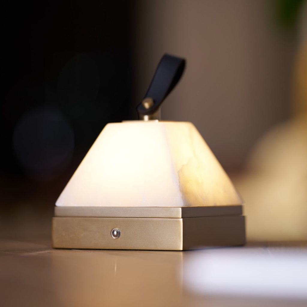 Lampe à poser moderne Archer en Albâtre Nickel et blanc