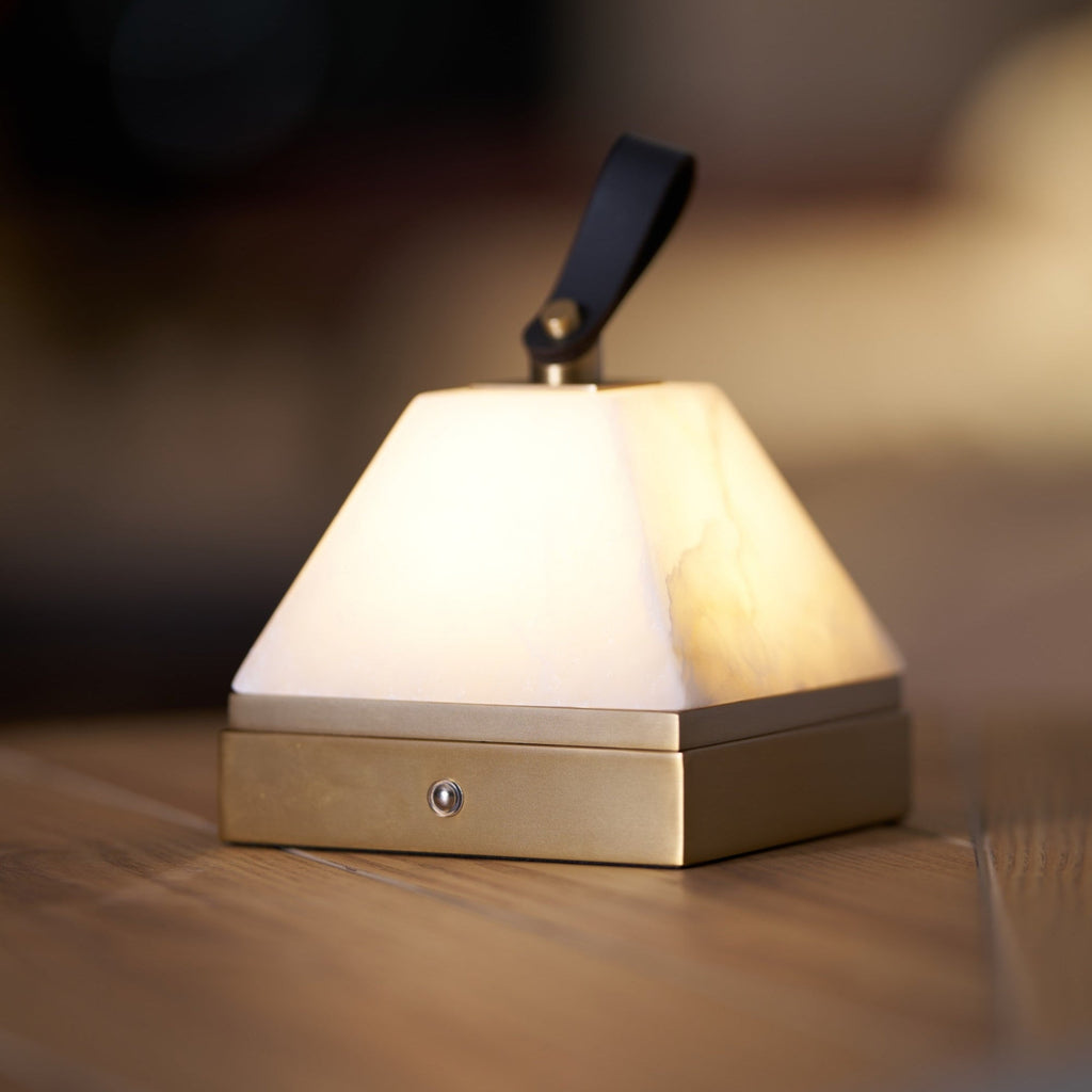 Lampe à poser moderne Archer en Albâtre Nickel et blanc