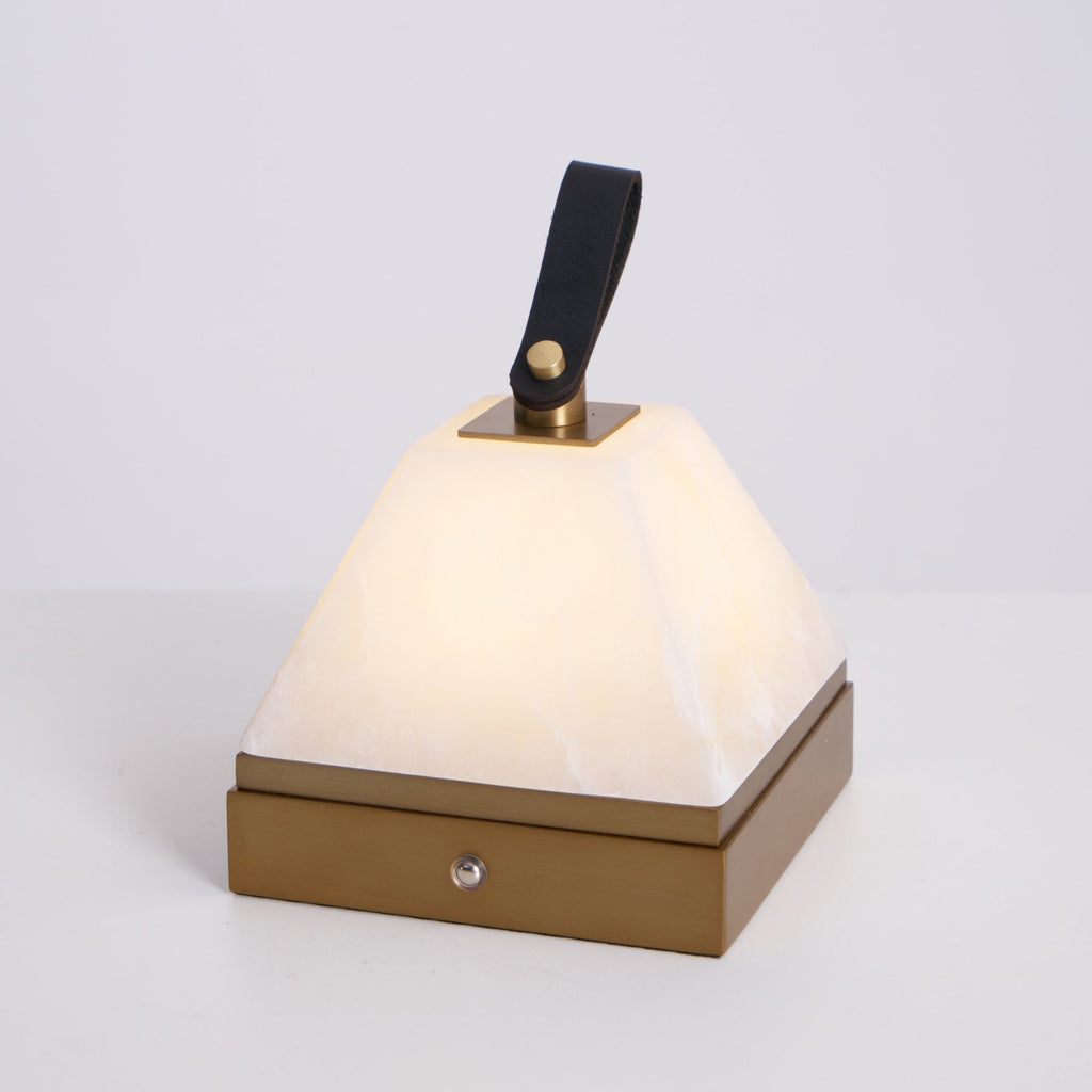 Lampe à poser moderne Archer en Albâtre Or et blanc