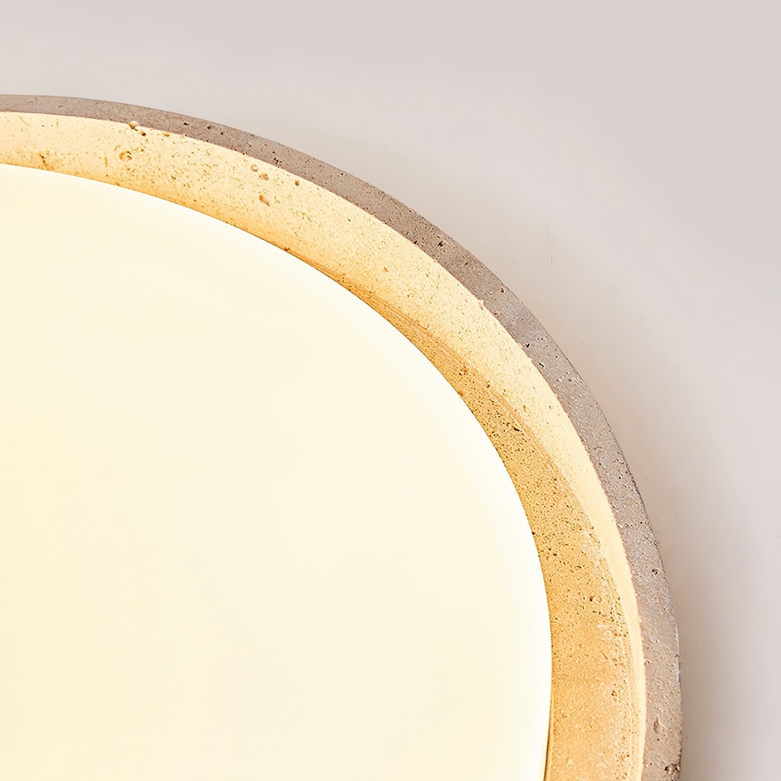 Plafonnier moderne Lamont en Travertin jaune et blanc