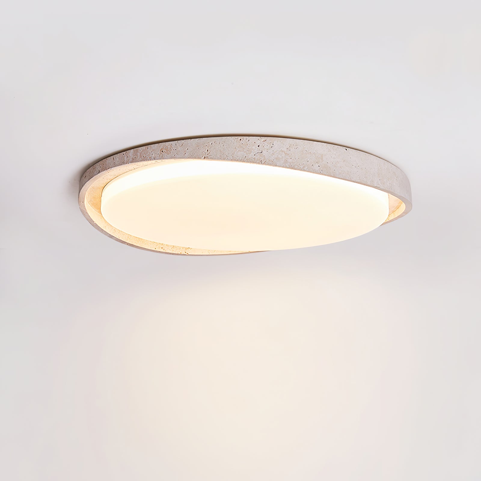 Plafonnier moderne Lamont en Travertin jaune et blanc