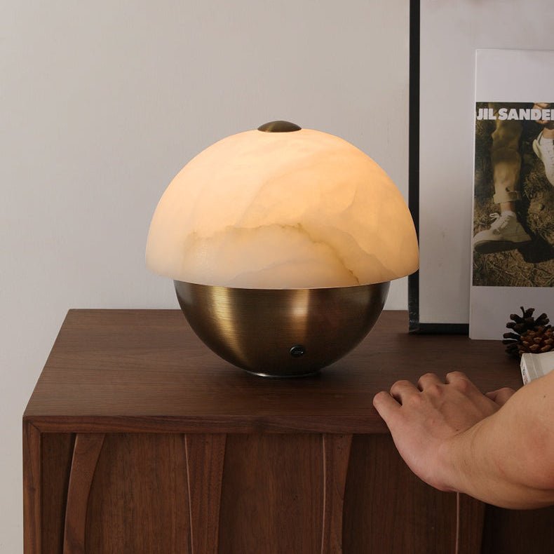 Lampe à poser moderne Loch en Albâtre, pierre Bronze et blanc