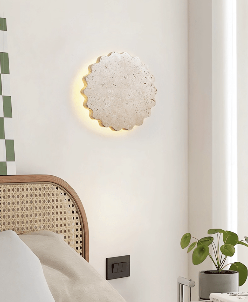 Applique murale moderne Vebjorn en Travertin jaune
