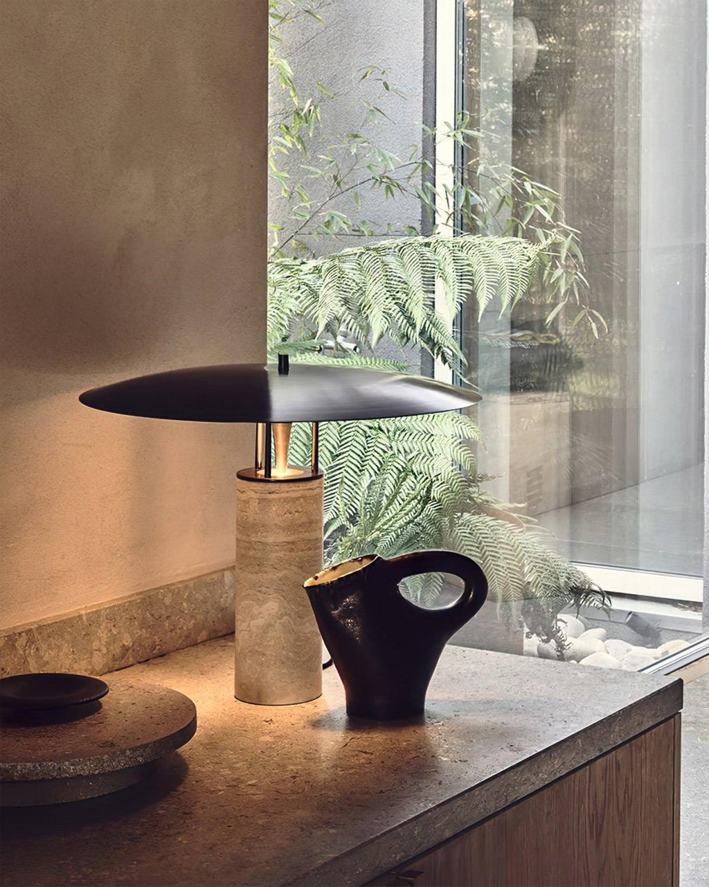 Lampe à poser moderne Loch en Travertin
