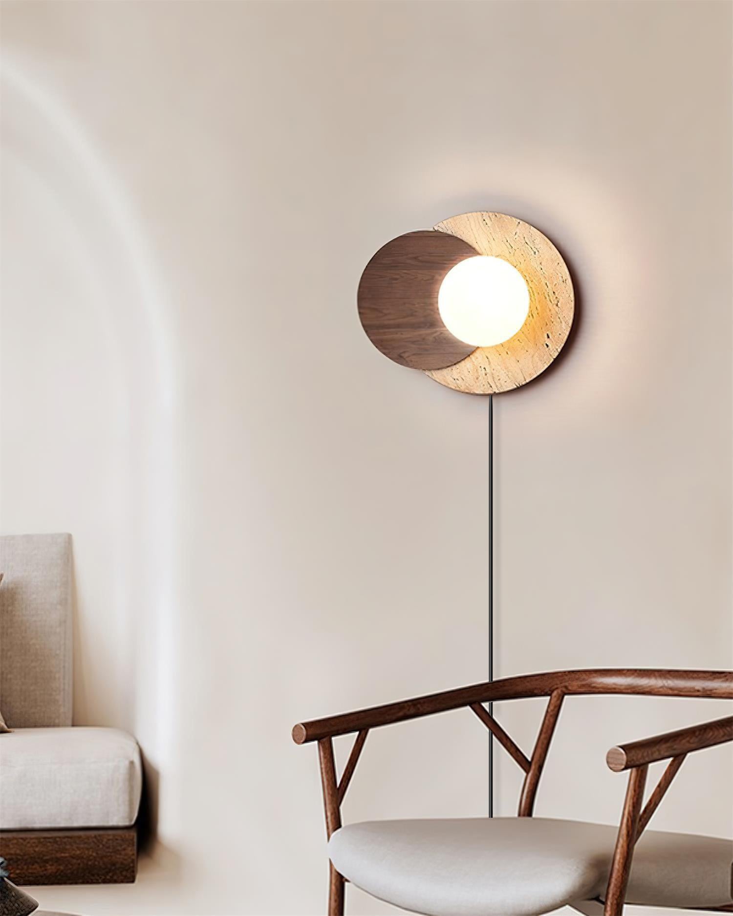 Applique murale moderne Okko en Travertin Noyer et beige