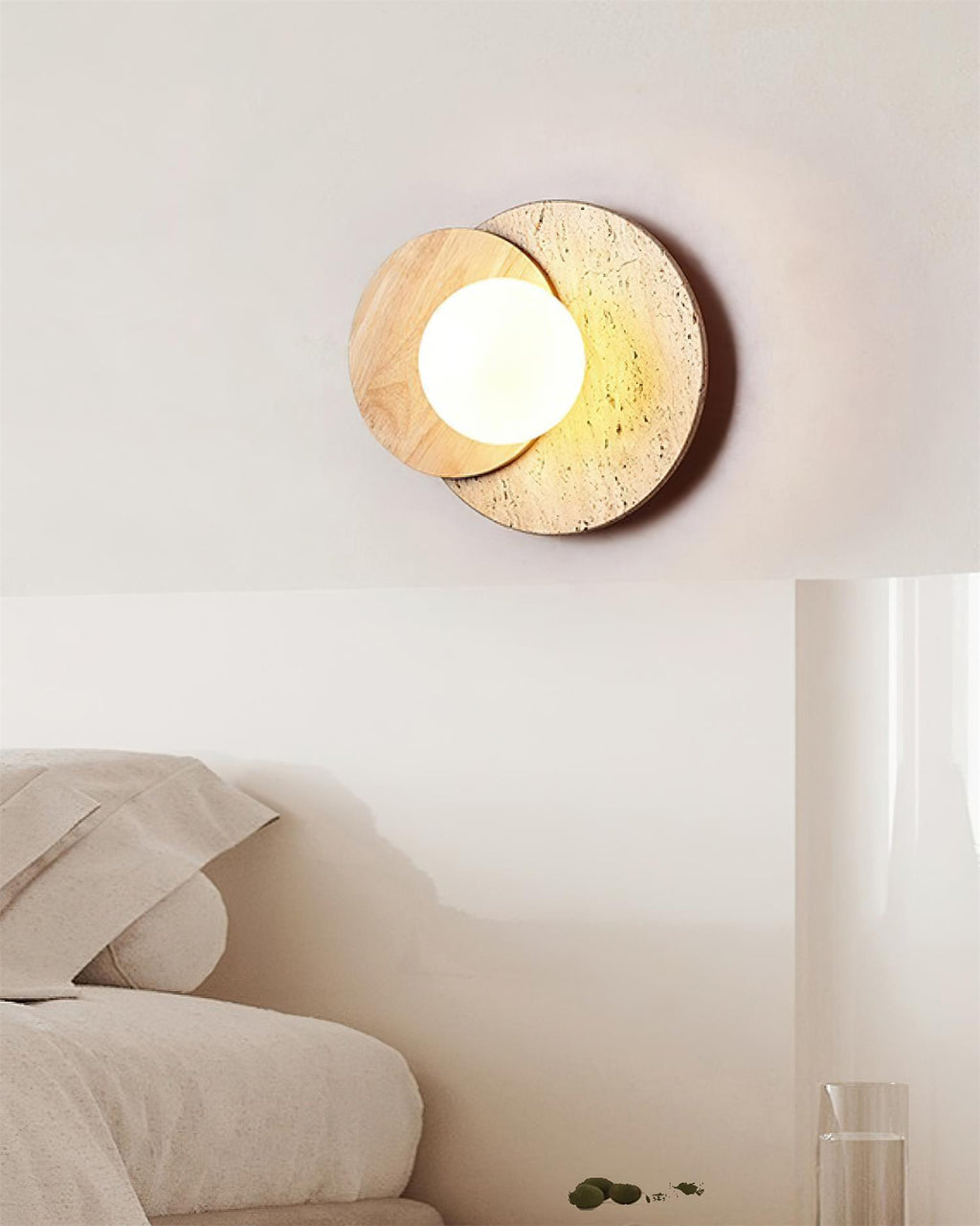 Applique murale moderne Okko en Travertin Noyer et beige